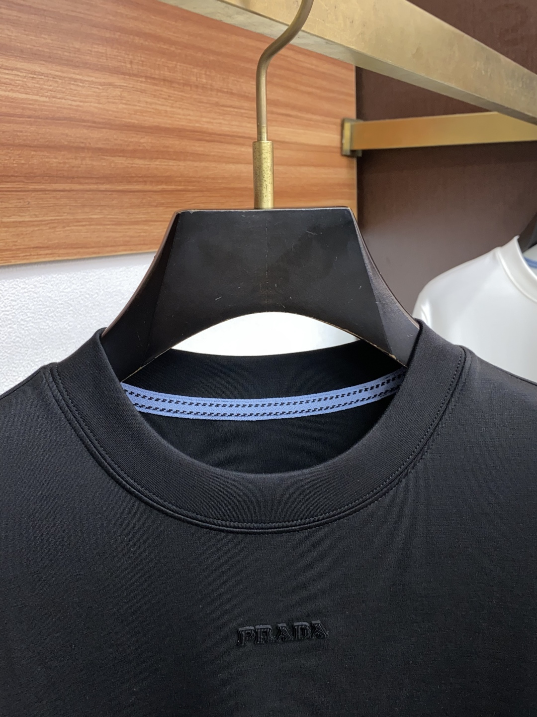 普拉达 2025秋冬新款.加厚打底单穿短袖T袖卫衣 订制320克高密莫代尔空气层加厚面料.前后工艺细节特
