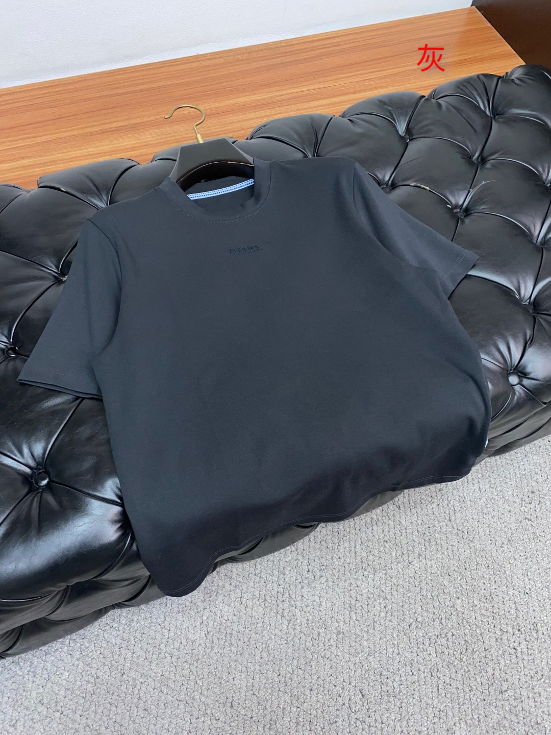 普拉达 2025秋冬新款.加厚打底单穿短袖T袖卫衣 订制320莫代尔空气层加厚面料.前后工艺细节特别好，