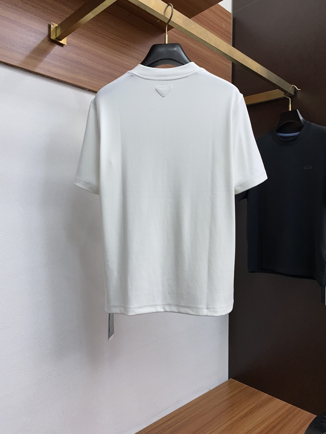 普拉达 2025秋冬新款.加厚打底单穿短袖T袖卫衣 订制320莫代尔空气层加厚面料.前后工艺细节特别好，