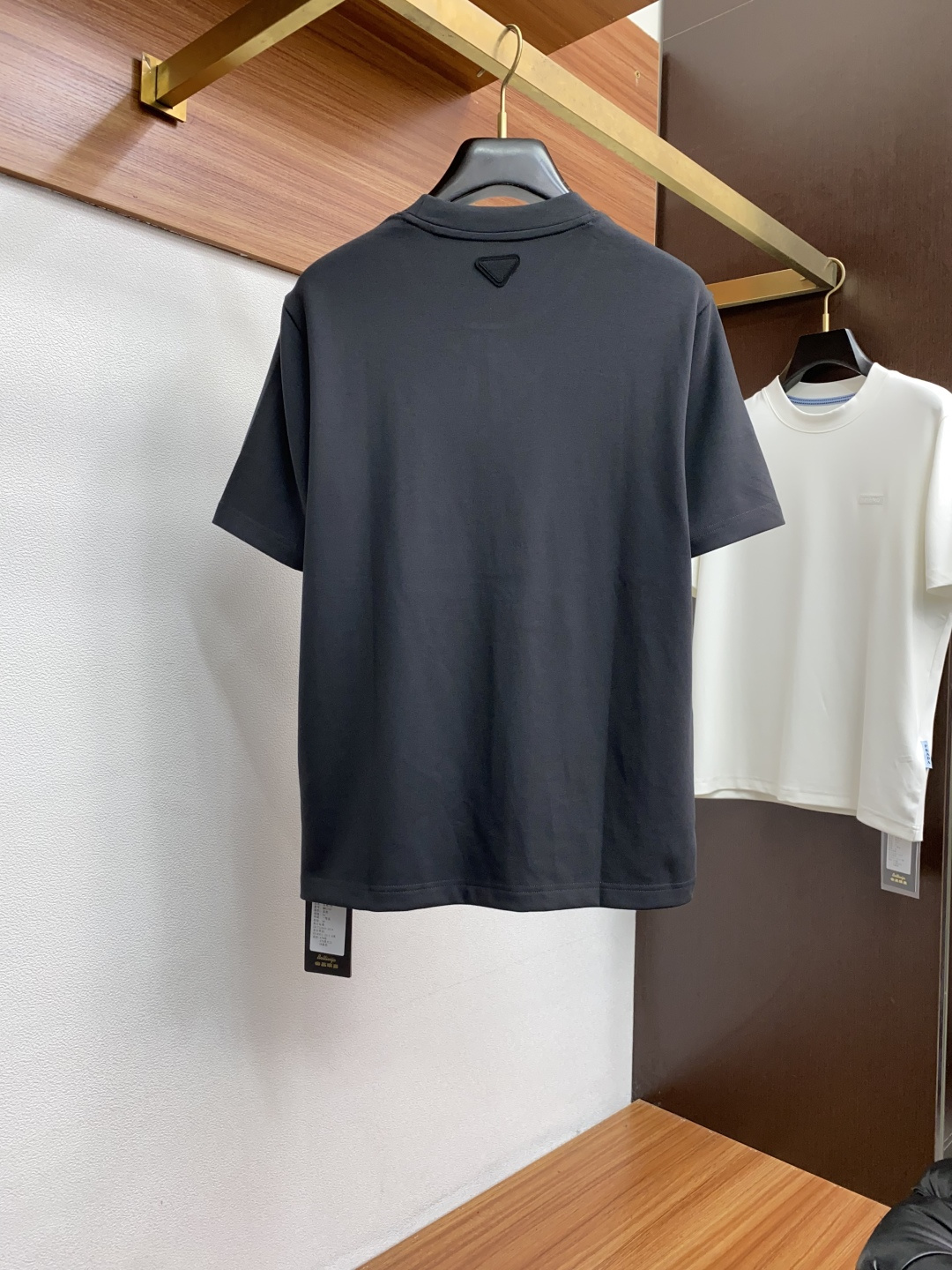 普拉达 2025秋冬新款.加厚打底单穿短袖T袖卫衣 订制320莫代尔空气层加厚面料.前后工艺细节特别好，