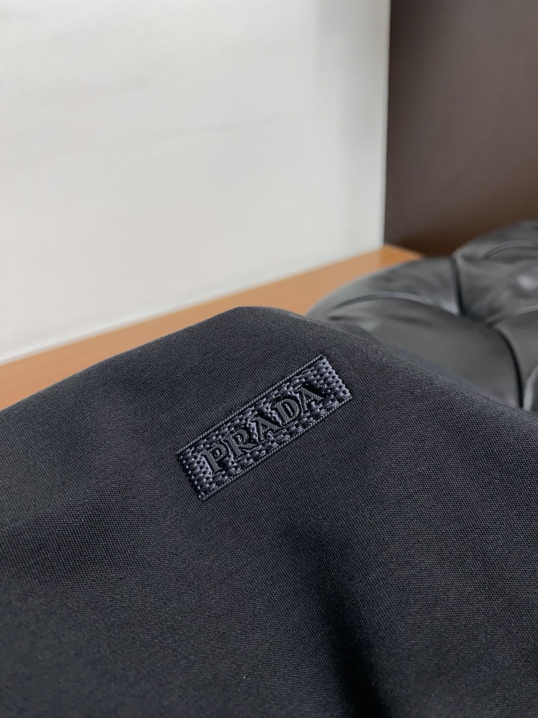 普拉达 2025秋冬新款.加厚打底单穿短袖T袖卫衣 订制320莫代尔空气层加厚面料.前后工艺细节特别好，