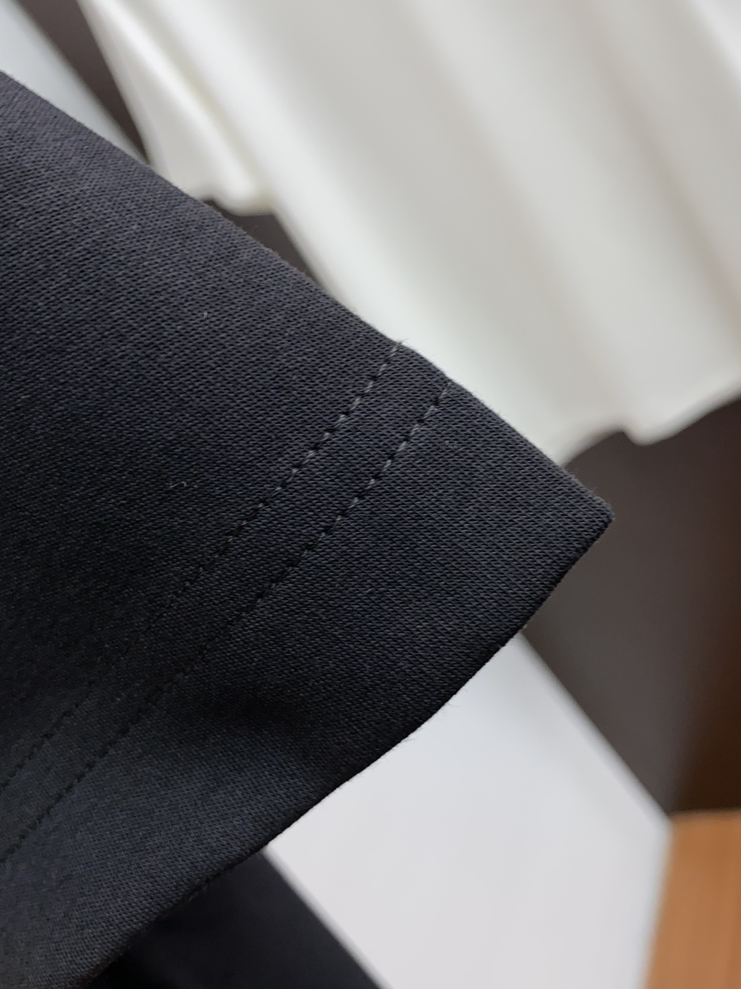 普拉达 2025秋冬新款.加厚打底单穿短袖T袖卫衣 订制320莫代尔空气层加厚面料.前后工艺细节特别好，