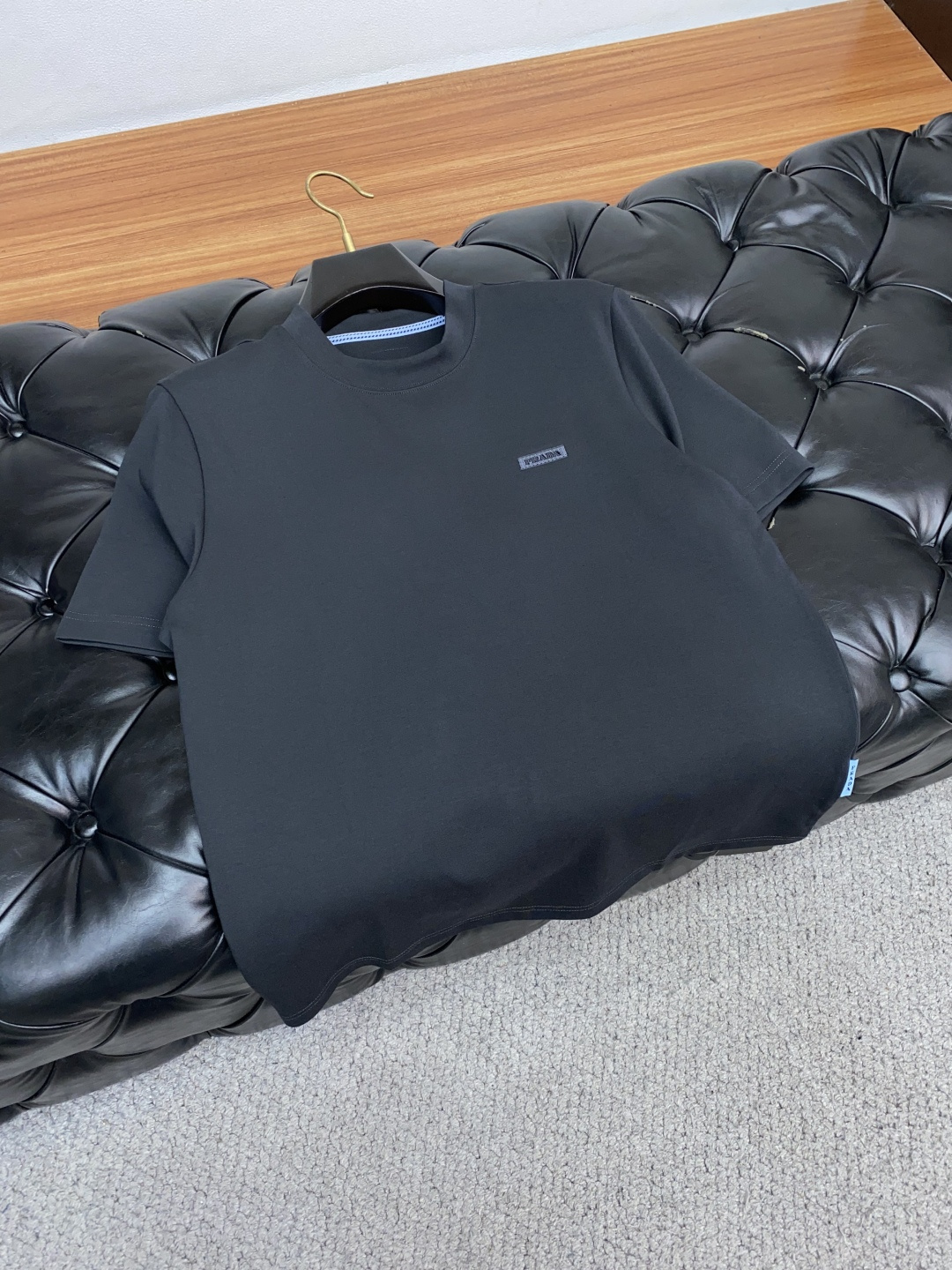 普拉达 2025秋冬新款.加厚打底单穿短袖T袖卫衣 订制320莫代尔空气层加厚面料.前后工艺细节特别好，