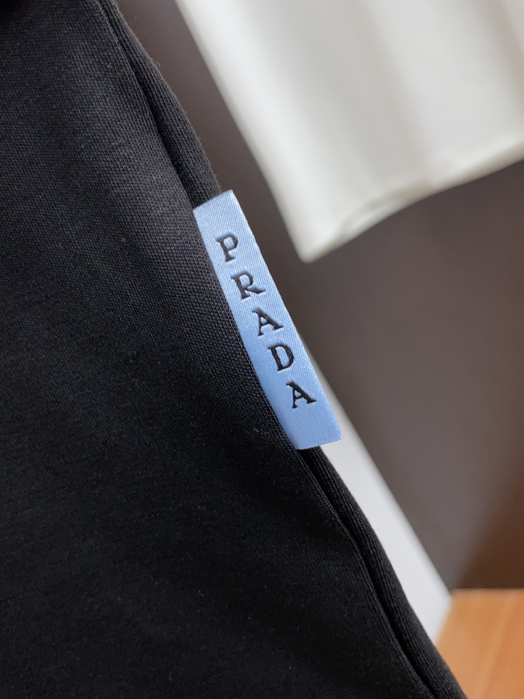 普拉达 2025秋冬新款.加厚打底单穿短袖T袖卫衣 订制320莫代尔空气层加厚面料.前后工艺细节特别好，