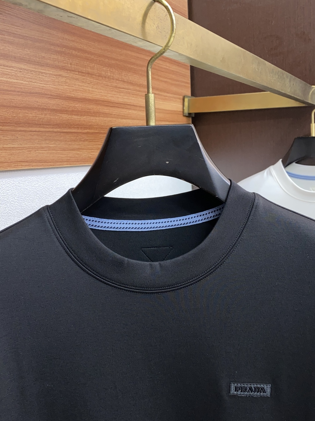 普拉达 2025秋冬新款.加厚打底单穿短袖T袖卫衣 订制320莫代尔空气层加厚面料.前后工艺细节特别好，