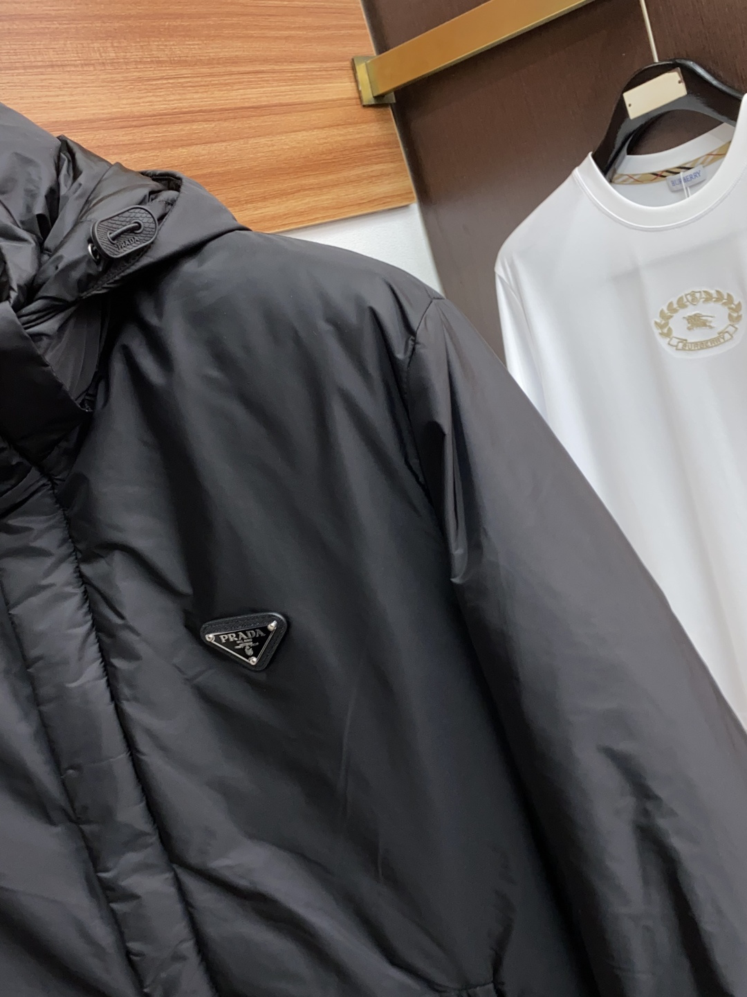 🌾 普拉达 2025秋冬新款🆕羽绒服 原版1:1订制五金配件全进口原版定制 欢迎专柜对比 绝对的高品质 