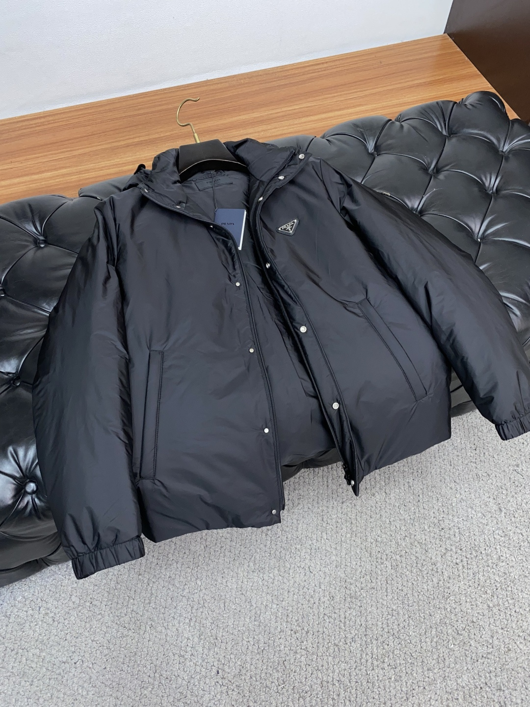 🌾 普拉达 2025秋冬新款🆕羽绒服 原版1:1订制五金配件全进口原版定制 欢迎专柜对比 绝对的高品质 