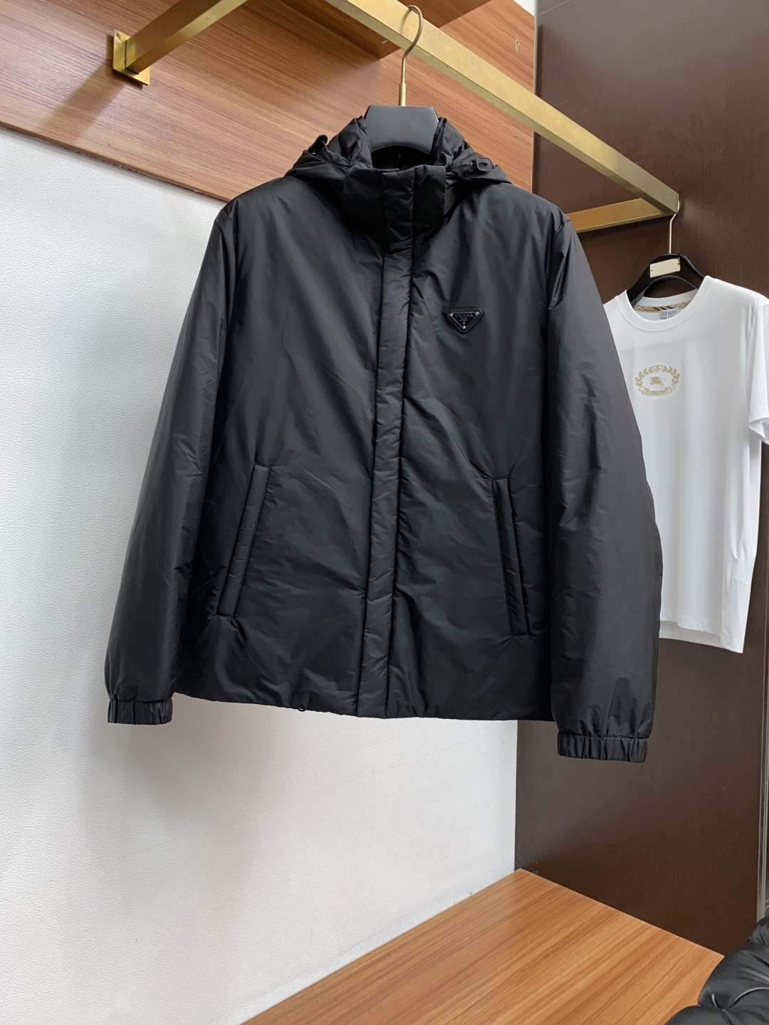 🌾 普拉达 2025秋冬新款🆕羽绒服 原版1:1订制五金配件全进口原版定制 欢迎专柜对比 绝对的高品质 