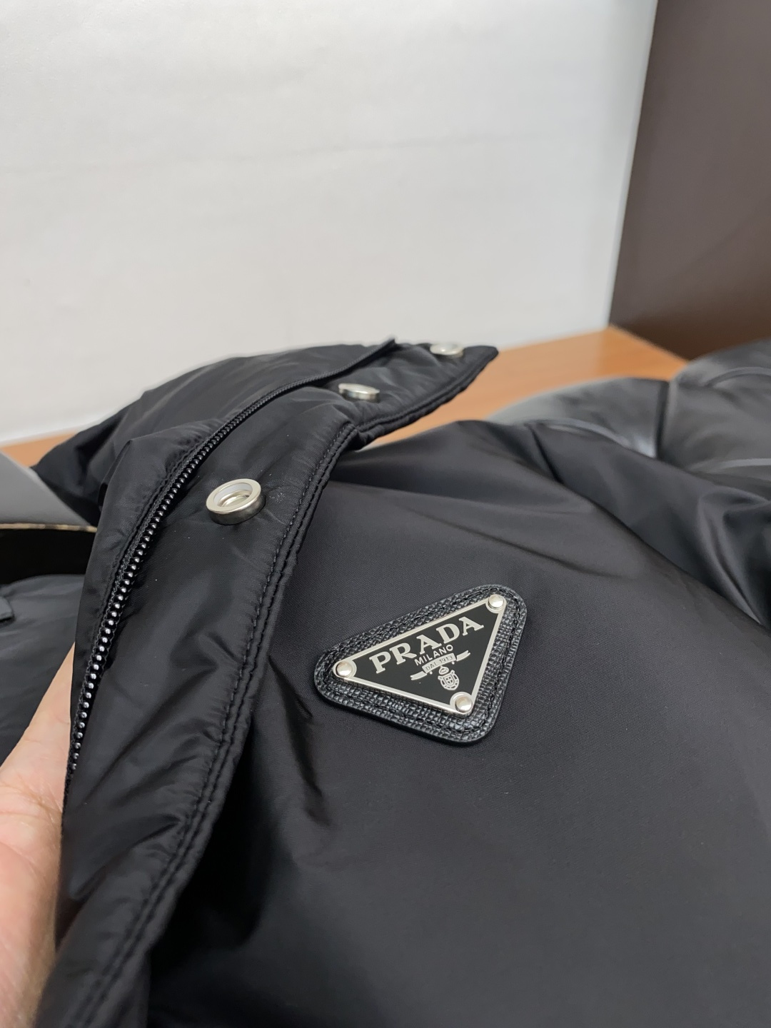 🌾 普拉达 2025秋冬新款🆕羽绒服 原版1:1订制五金配件全进口原版定制 欢迎专柜对比 绝对的高品质 