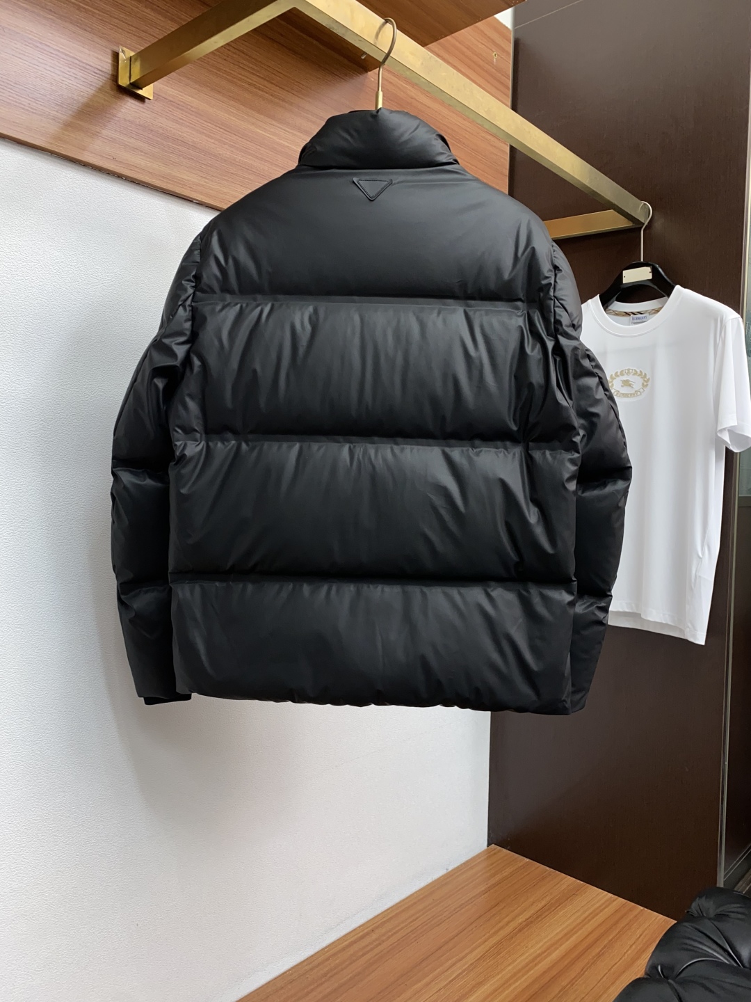 普拉达 2025秋冬新款🆕羽绒服 原版1:1订制五金配件全进口原版定制 欢迎专柜对比 绝对的高品质 采用