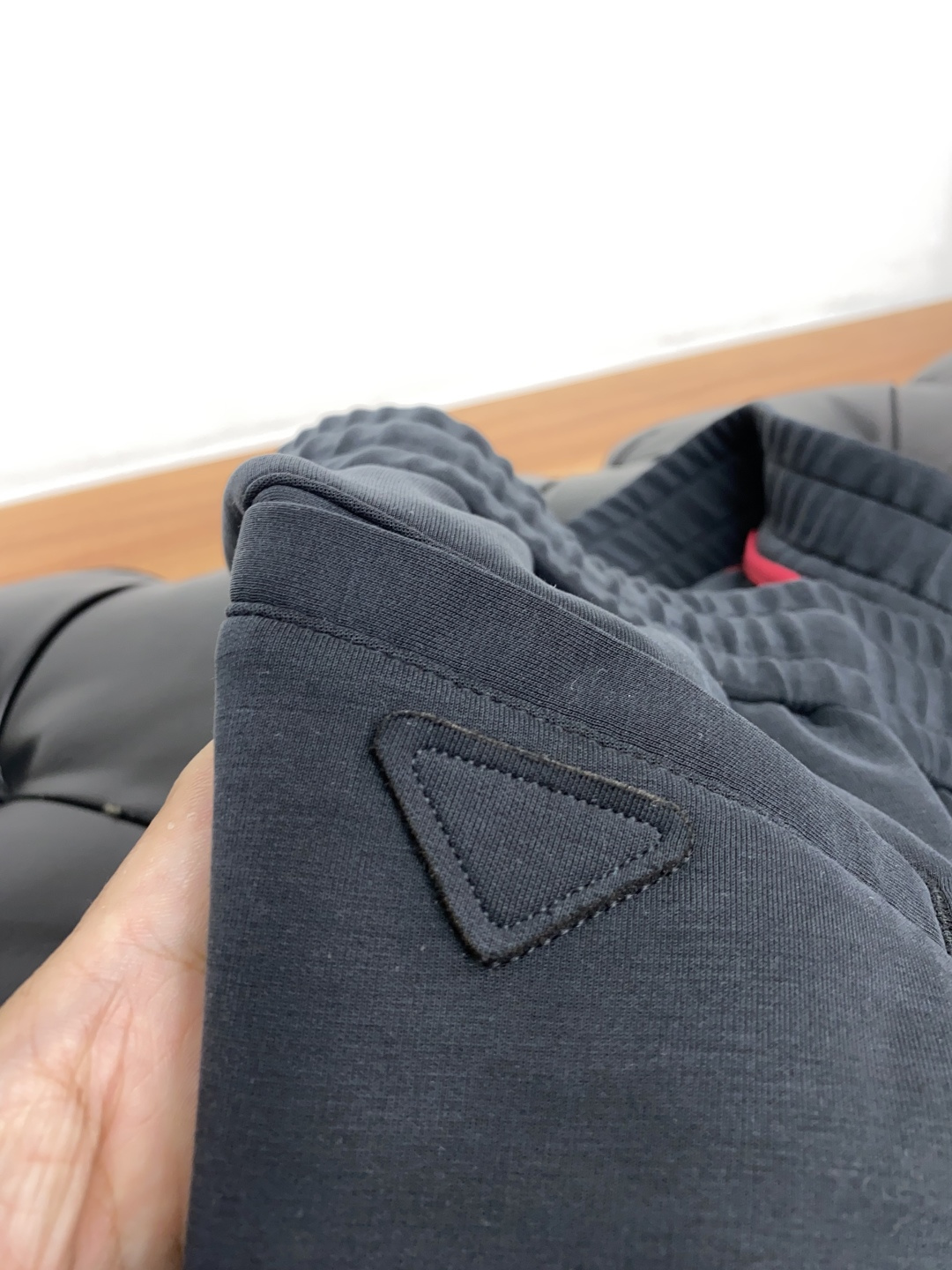 普拉达 2025SS早秋 新品 原单男士休闲裤 每季必出的类型，无需质疑的热卖王牌单品，符合四季最佳的搭