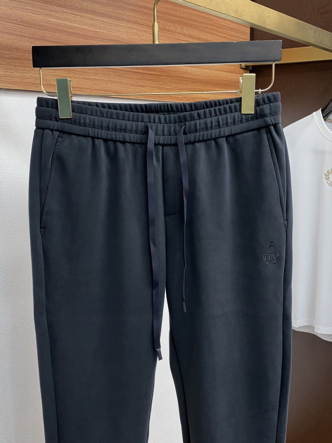 普拉达 2025SS早秋 新品 原单男士休闲裤 每季必出的类型，无需质疑的热卖王牌单品，符合四季最佳的搭