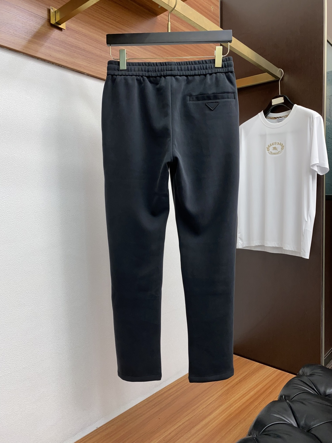 普拉达 2025SS早秋 新品 原单男士休闲裤 每季必出的类型，无需质疑的热卖王牌单品，符合四季最佳的搭