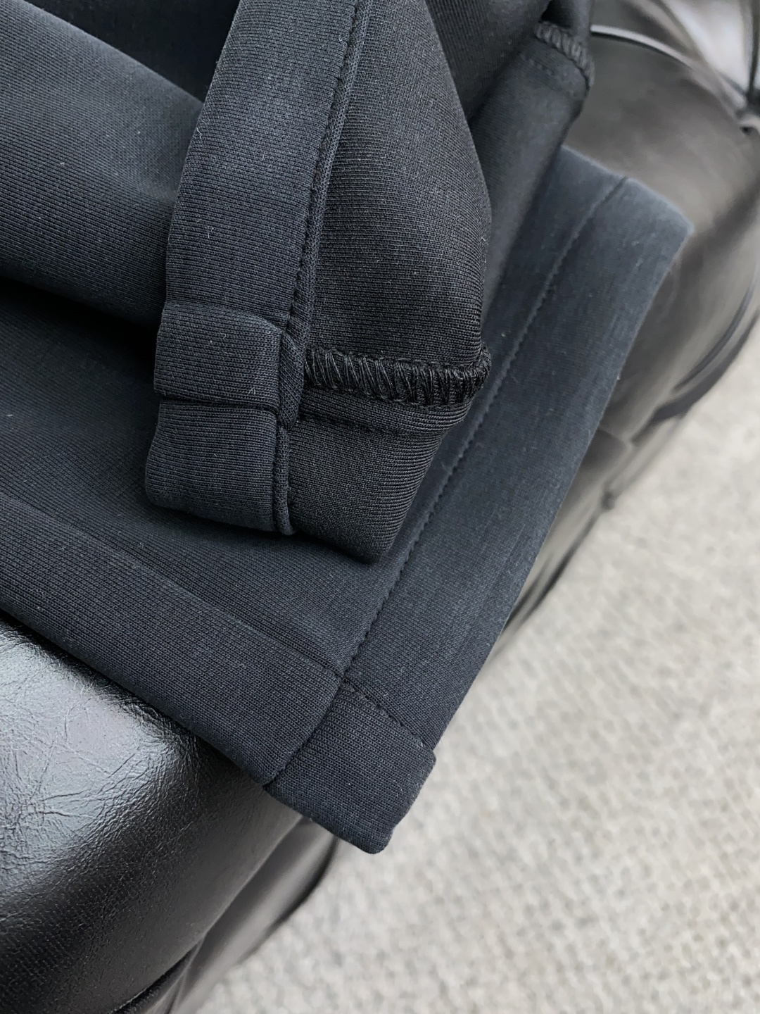 普拉达 2025SS早秋 新品 原单男士休闲裤 每季必出的类型，无需质疑的热卖王牌单品，符合四季最佳的搭