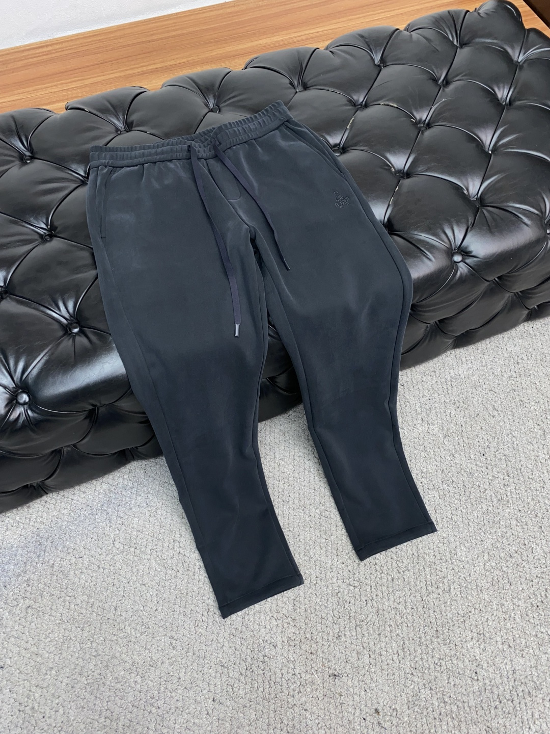 普拉达 2025SS早秋 新品 原单男士休闲裤 每季必出的类型，无需质疑的热卖王牌单品，符合四季最佳的搭