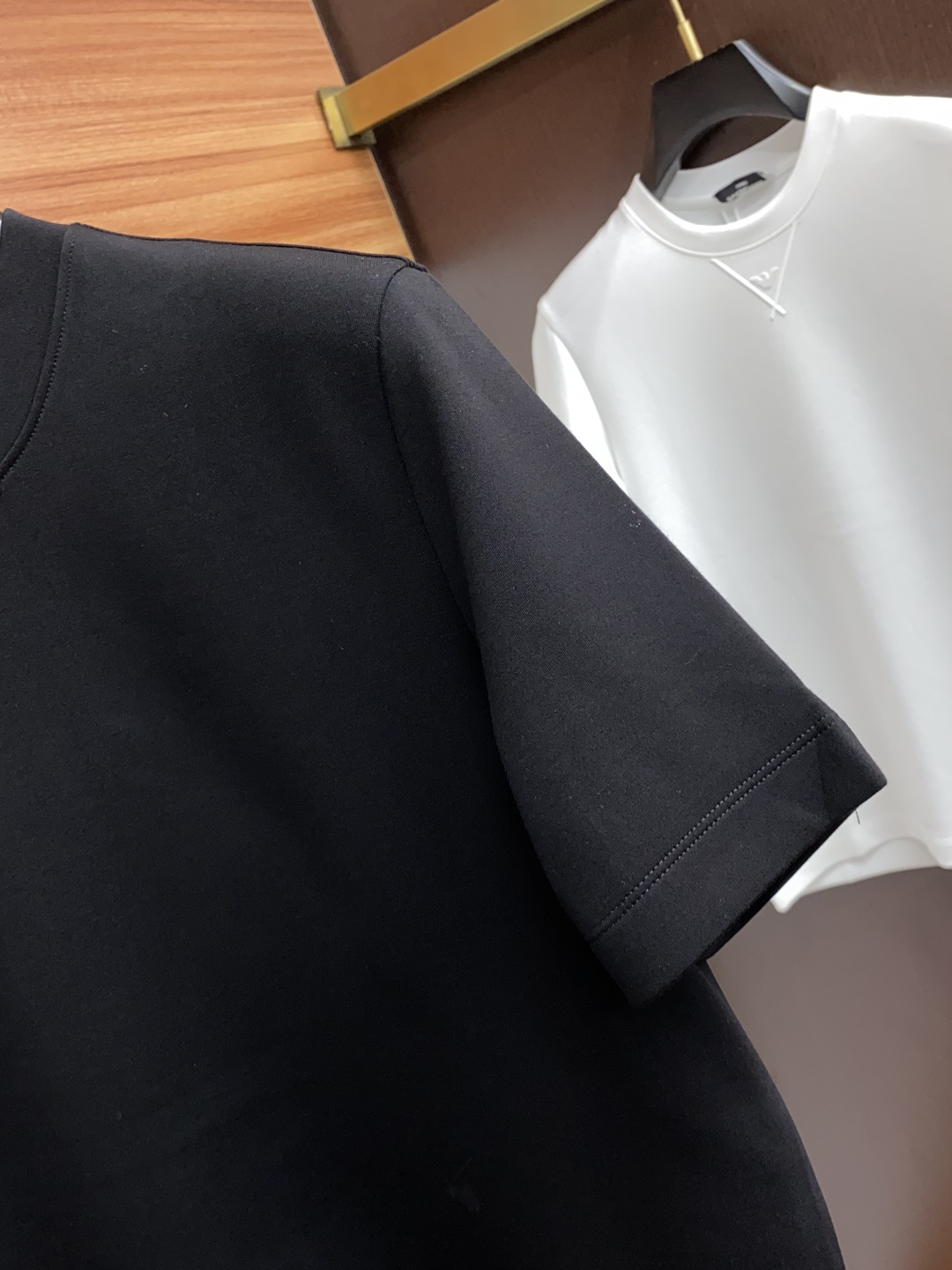 阿玛尼 25秋冬家族男士高端简约圆领加厚空气棉短袖 卫衣，香港洋行渠道货，纯正血统品质，25年秋冬 新款