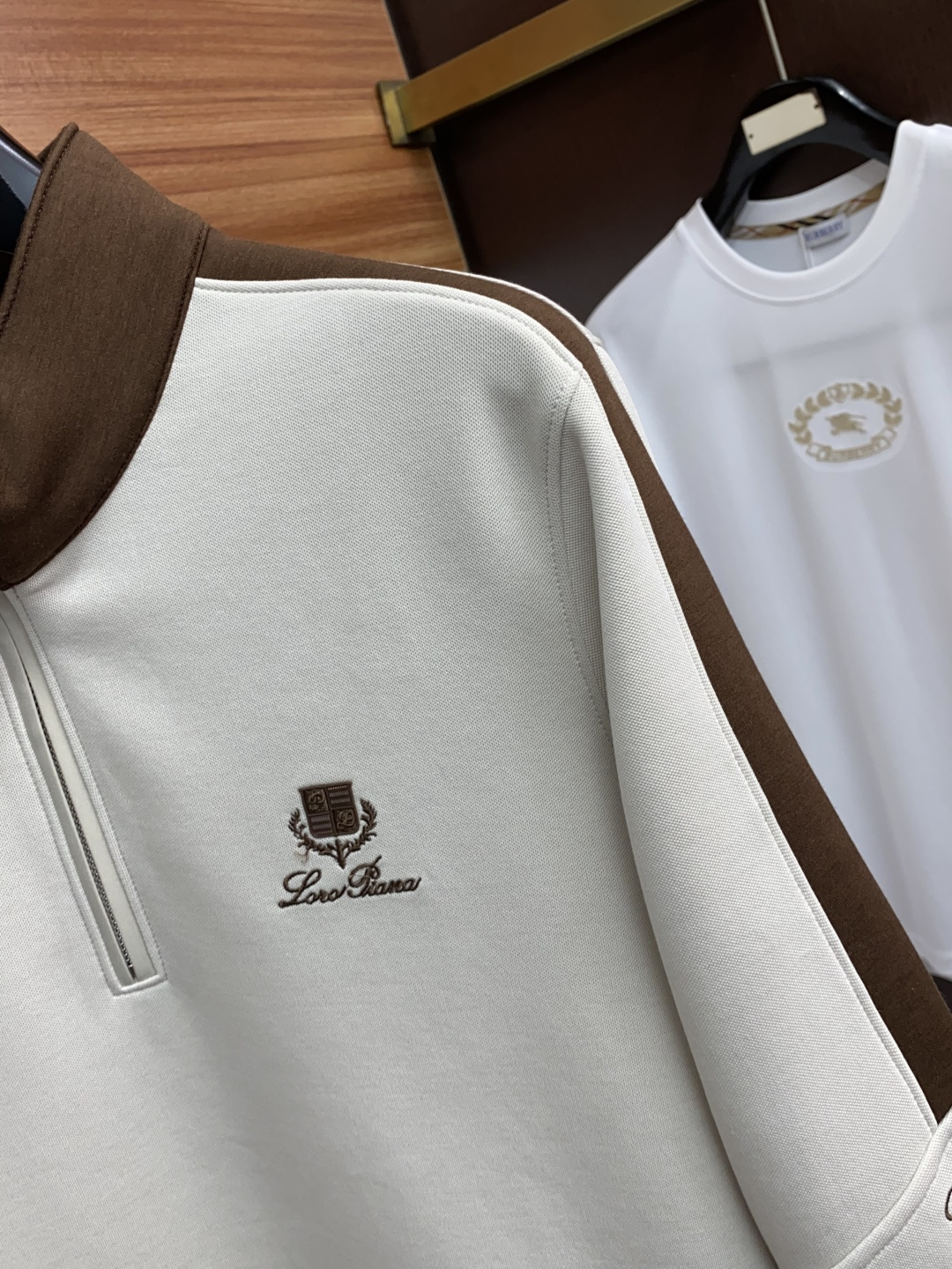 lP🆕 诺悠翩雅 25秋冬家族男士高端立领运动长袖卫衣，香港洋行渠道货，纯正血统品质，25年秋冬 新款，