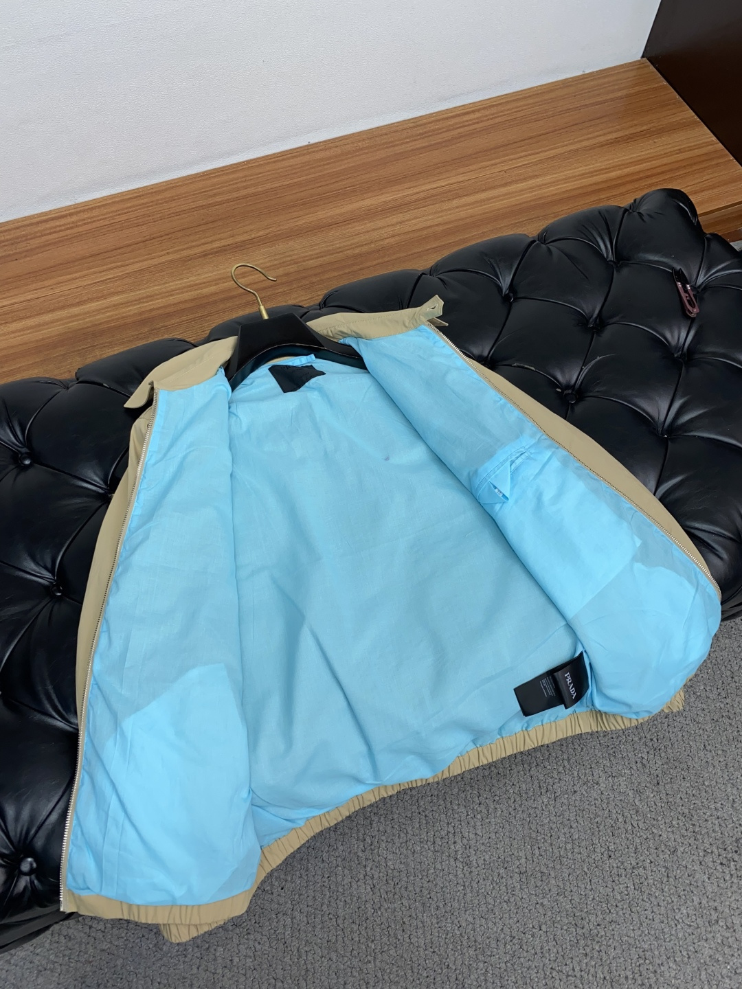 普拉达 2025年秋冬新款 官网 高端原厂代工出品，官方经典王牌单品！最新夹克外套 多明星穿搭示范款！！