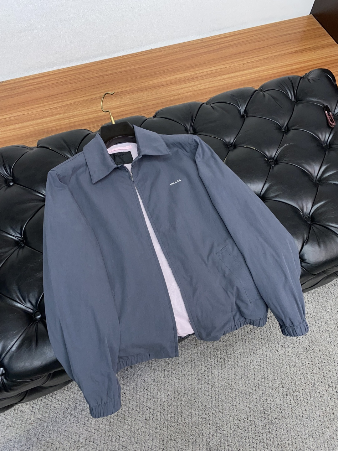 普拉达 2025年秋冬新款 官网 高端原厂代工出品，官方经典王牌单品！最新夹克外套 多明星穿搭示范款！！
