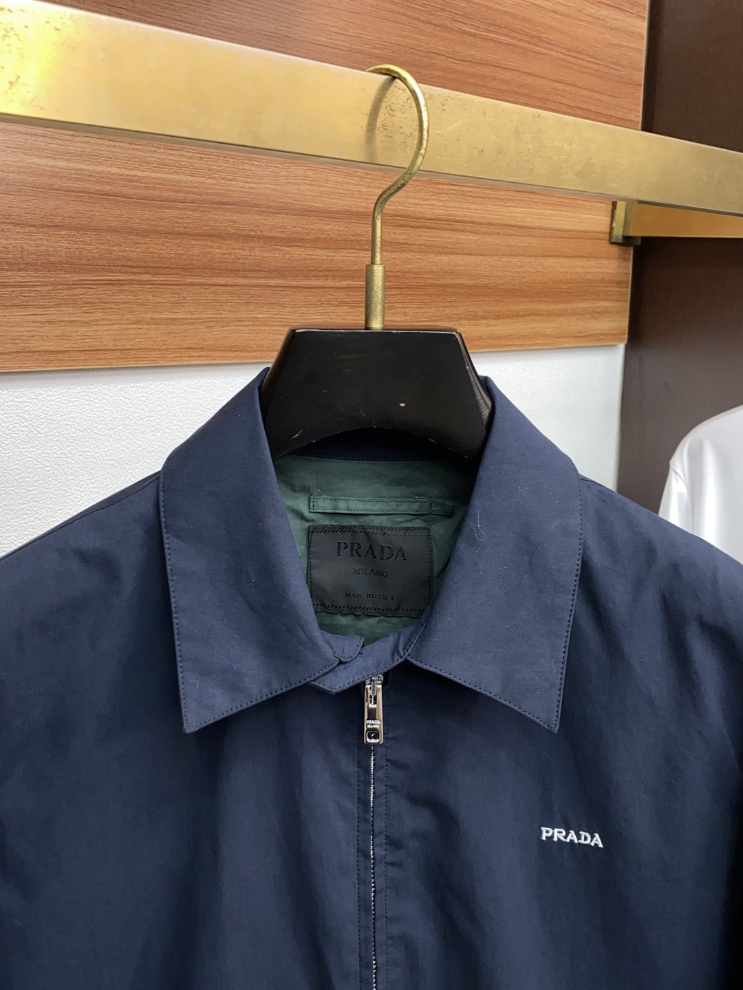 普拉达 2025年秋冬新款 官网 高端原厂代工出品，官方经典王牌单品！最新夹克外套 多明星穿搭示范款！！
