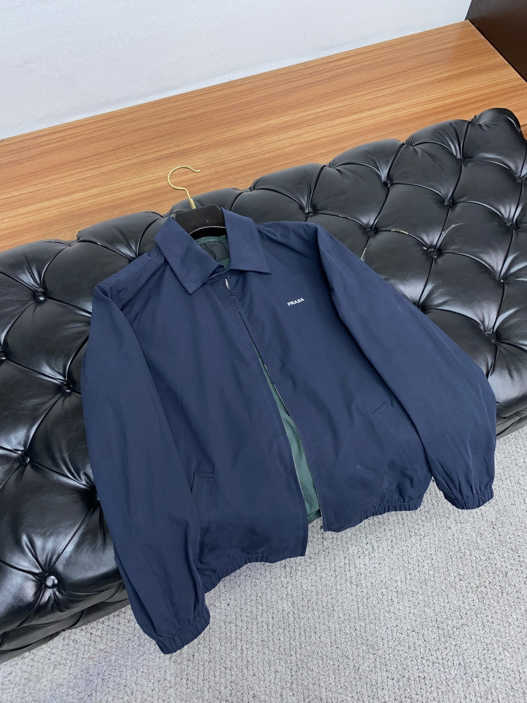 普拉达 2025年秋冬新款 官网 高端原厂代工出品，官方经典王牌单品！最新夹克外套 多明星穿搭示范款！！