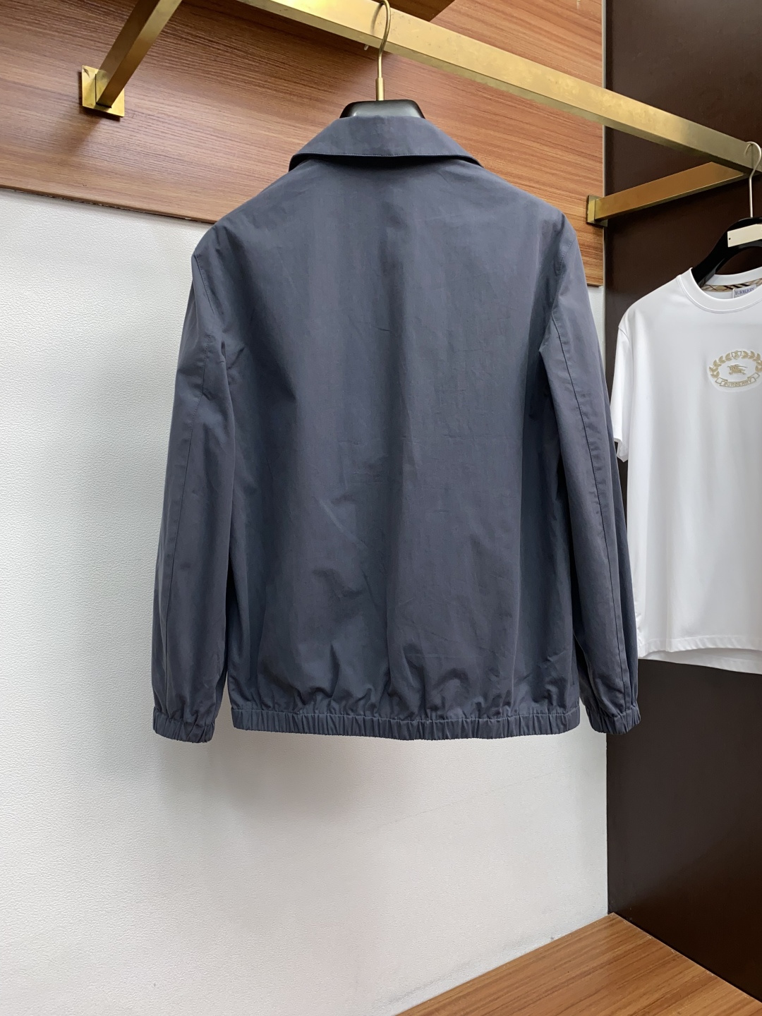 普拉达 2025年秋冬新款 官网 高端原厂代工出品，官方经典王牌单品！最新夹克外套 多明星穿搭示范款！！