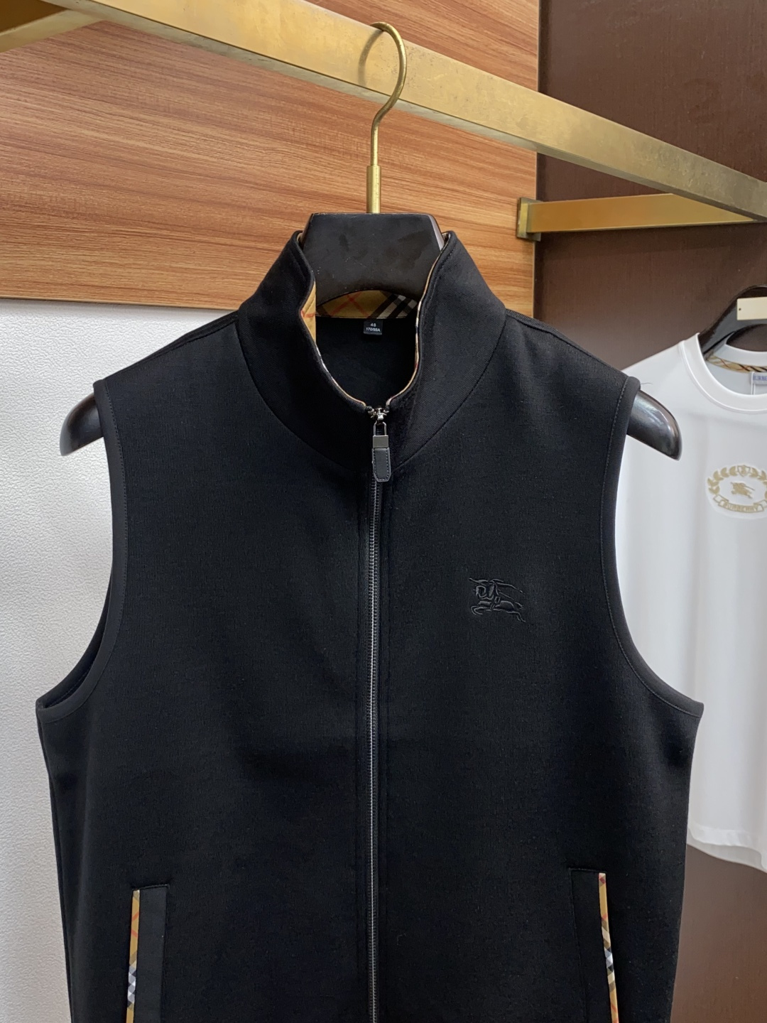 巴宝莉 高端定制 25秋冬新款针织马甲 精心 设计、兼具舒适性和精致感的专属和系列，提升您这个秋季的着装