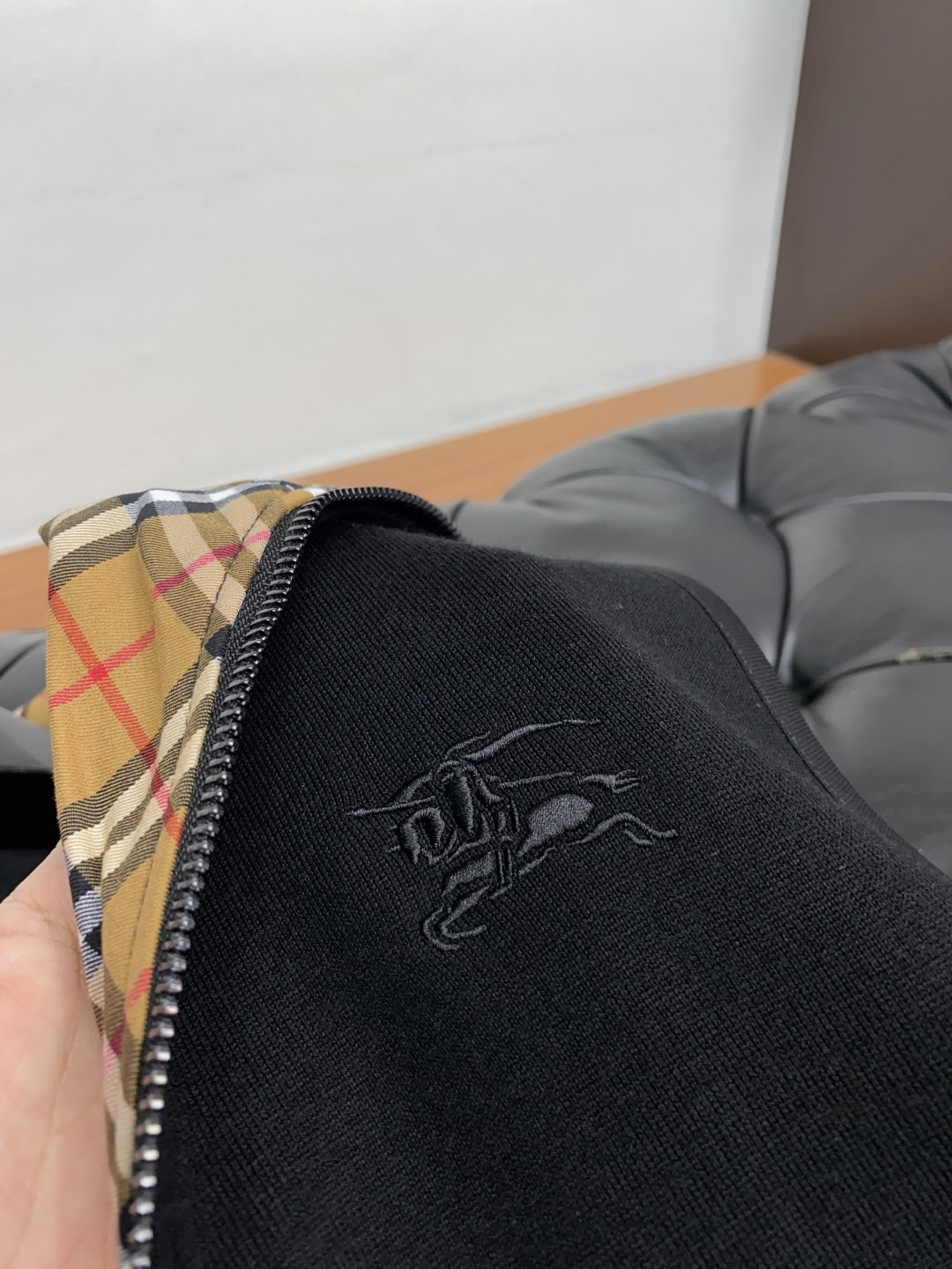 巴宝莉 高端定制 25秋冬新款针织马甲 精心 设计、兼具舒适性和精致感的专属和系列，提升您这个秋季的着装