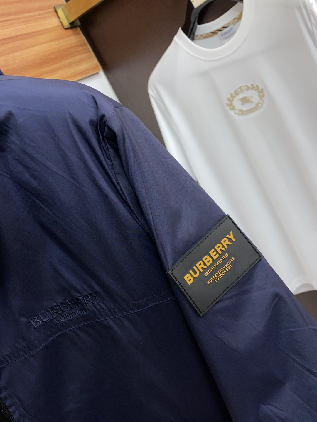 巴宝莉 2025年秋冬新款 官网 高端原厂代工出品，官方经典王牌单品！最新棉衣夹克外套 多明星穿搭示范款