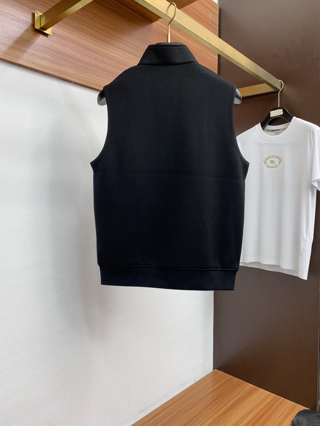 巴宝莉 高端定制 25秋冬新款针织马甲 精心 设计、兼具舒适性和精致感的专属和系列，提升您这个秋季的着装