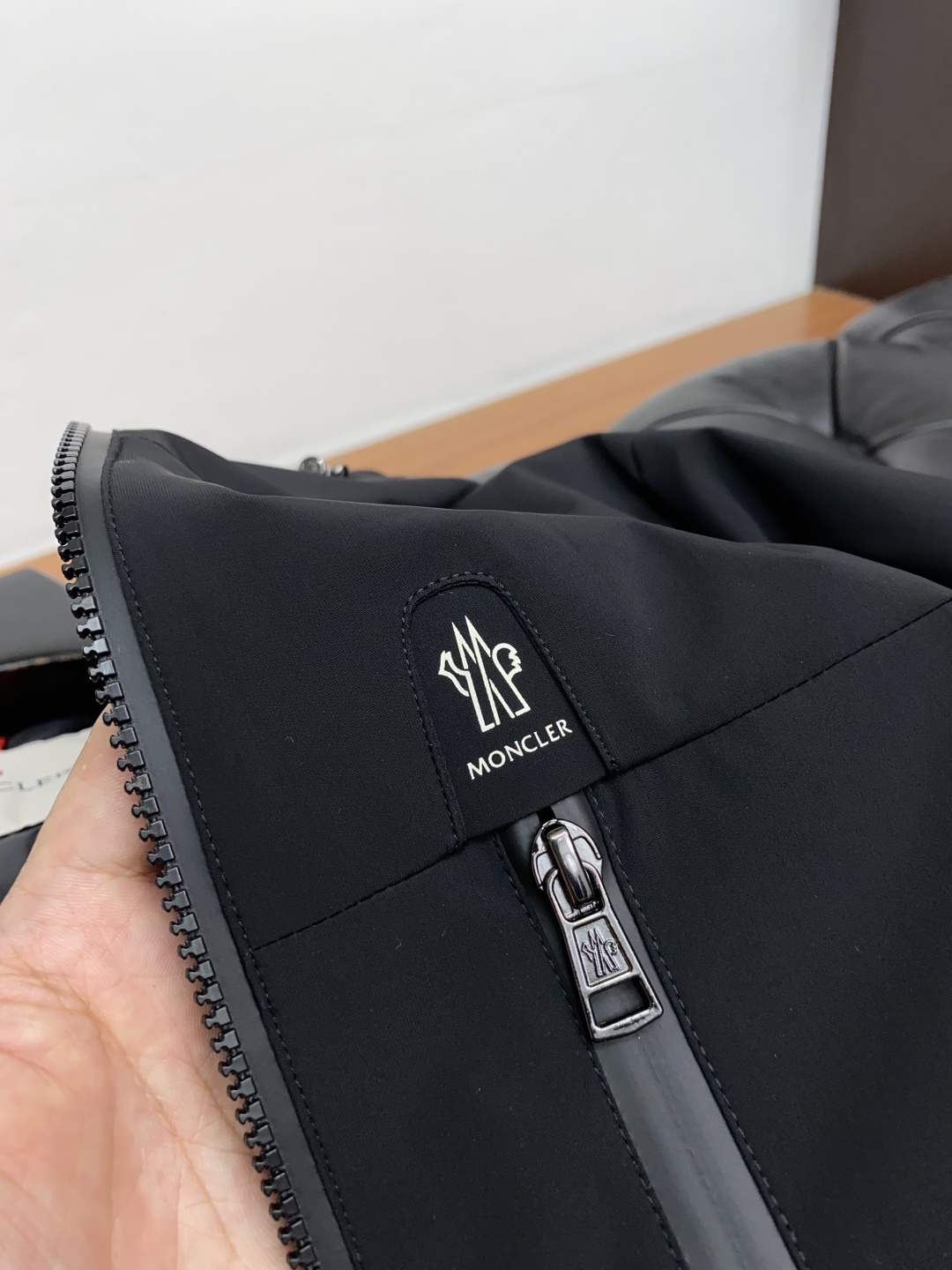 蒙口 羽绒服 2025年秋冬新款 官网 高端原厂代工出品,官方经典王牌单品!最新夹克外套 多明星穿搭示范
