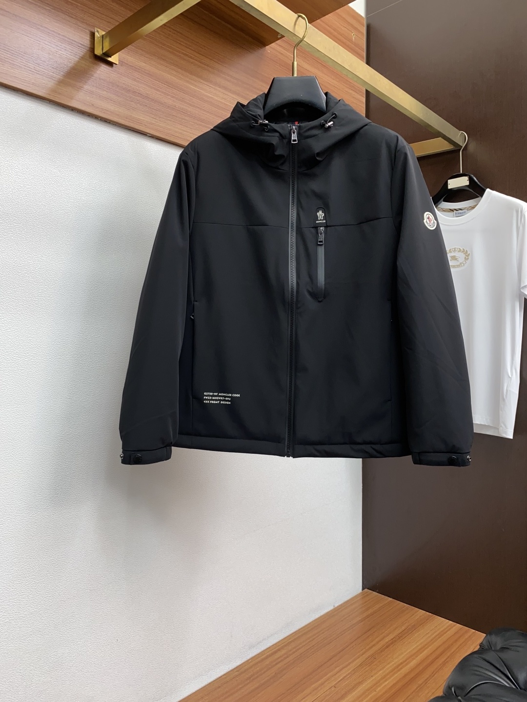 蒙口 羽绒服 2025年秋冬新款 官网 高端原厂代工出品,官方经典王牌单品!最新夹克外套 多明星穿搭示范