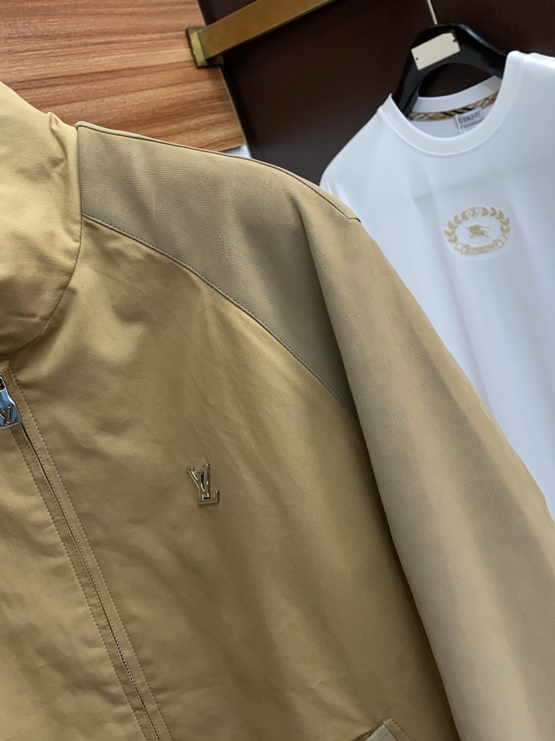 1v路易威登 2025年秋冬新款 官网 高端原厂代工出品，官方经典王牌单品！最新夹克双面外套 多明星穿搭