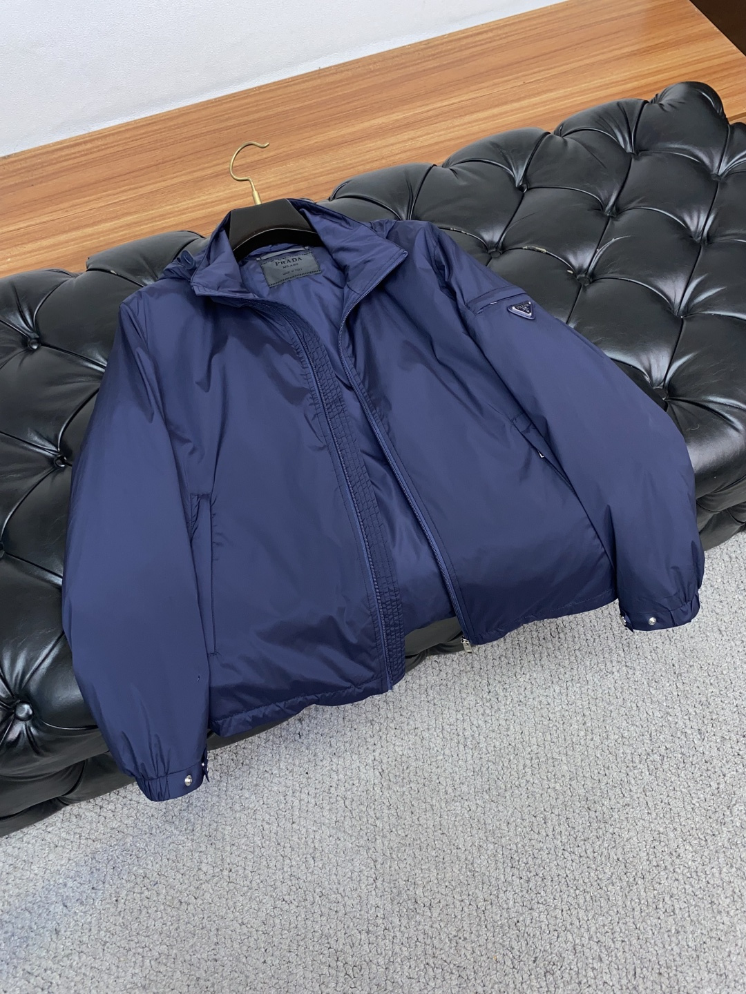 普拉达 2025年秋冬新款 官网 高端原厂代工出品，官方经典王牌单品！最新棉衣夹克外套 多明星穿搭示范款