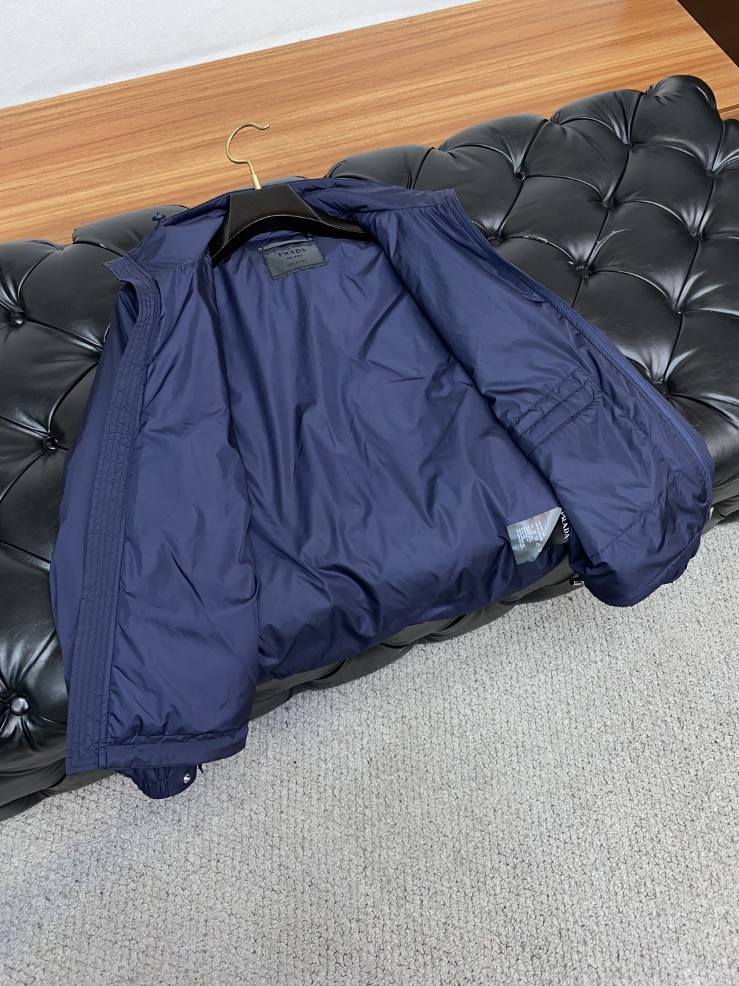 普拉达 2025年秋冬新款 官网 高端原厂代工出品，官方经典王牌单品！最新棉衣夹克外套 多明星穿搭示范款