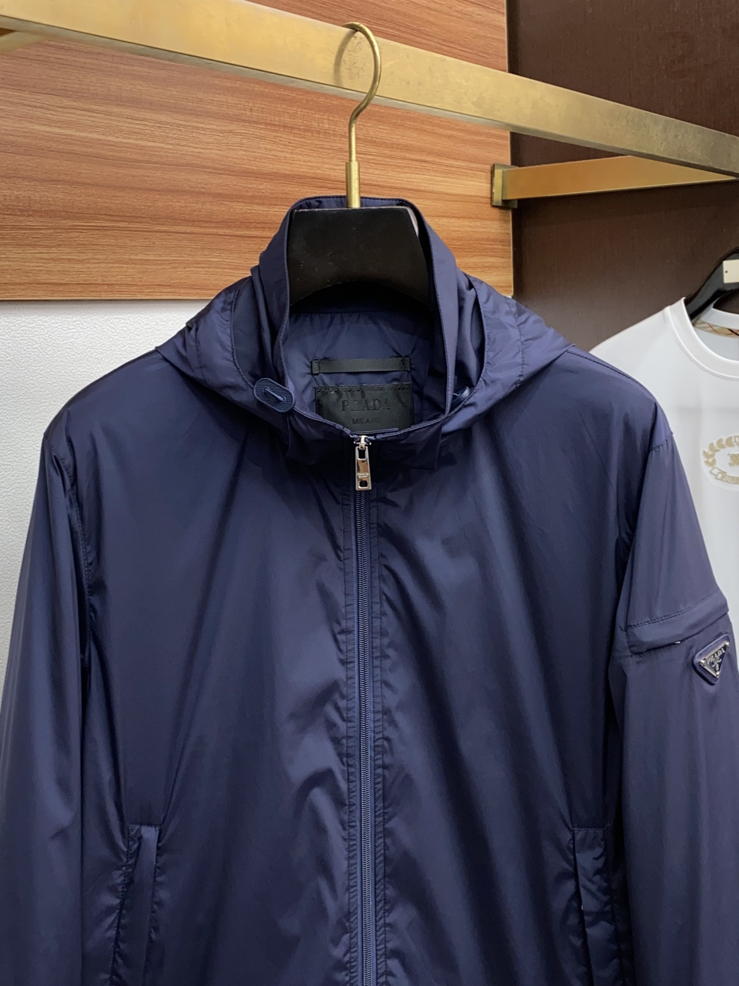 普拉达 2025年秋冬新款 官网 高端原厂代工出品，官方经典王牌单品！最新棉衣夹克外套 多明星穿搭示范款