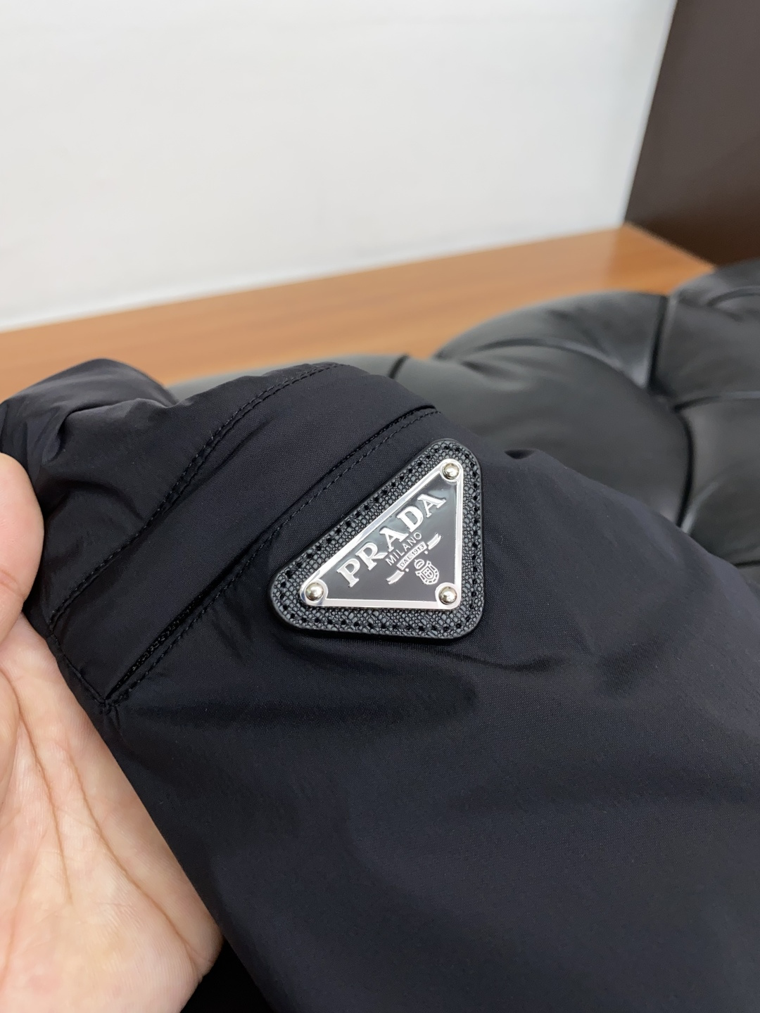 普拉达 2025年秋冬新款 官网 高端原厂代工出品，官方经典王牌单品！最新棉衣夹克外套 多明星穿搭示范款
