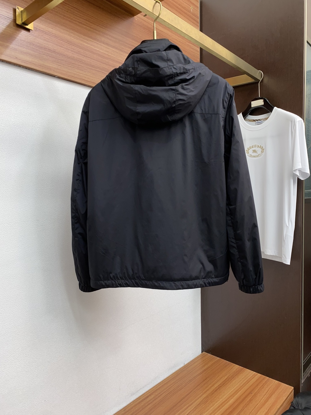 普拉达 2025年秋冬新款 官网 高端原厂代工出品，官方经典王牌单品！最新棉衣夹克外套 多明星穿搭示范款