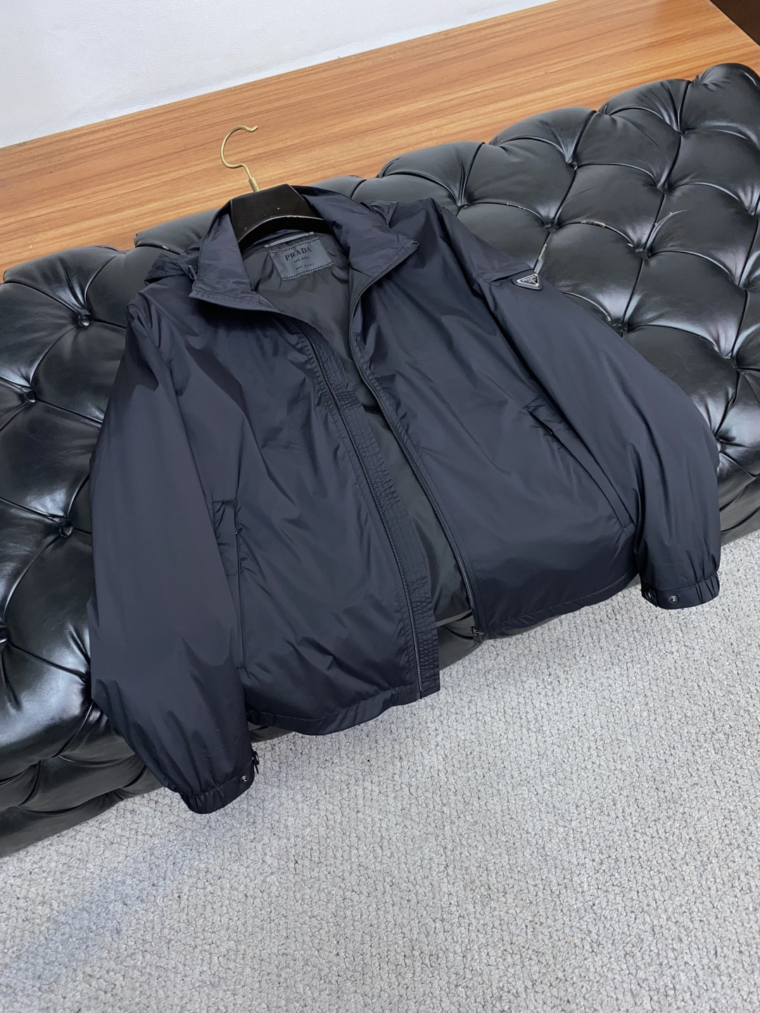 普拉达 2025年秋冬新款 官网 高端原厂代工出品，官方经典王牌单品！最新棉衣夹克外套 多明星穿搭示范款