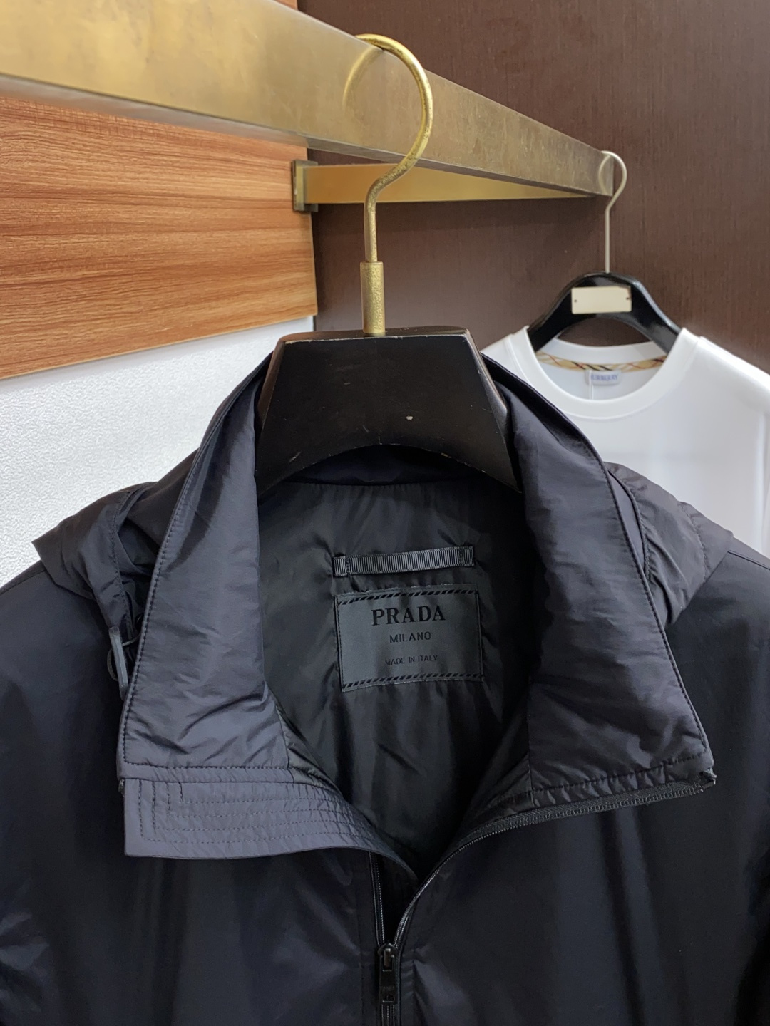 普拉达 2025年秋冬新款 官网 高端原厂代工出品，官方经典王牌单品！最新棉衣夹克外套 多明星穿搭示范款