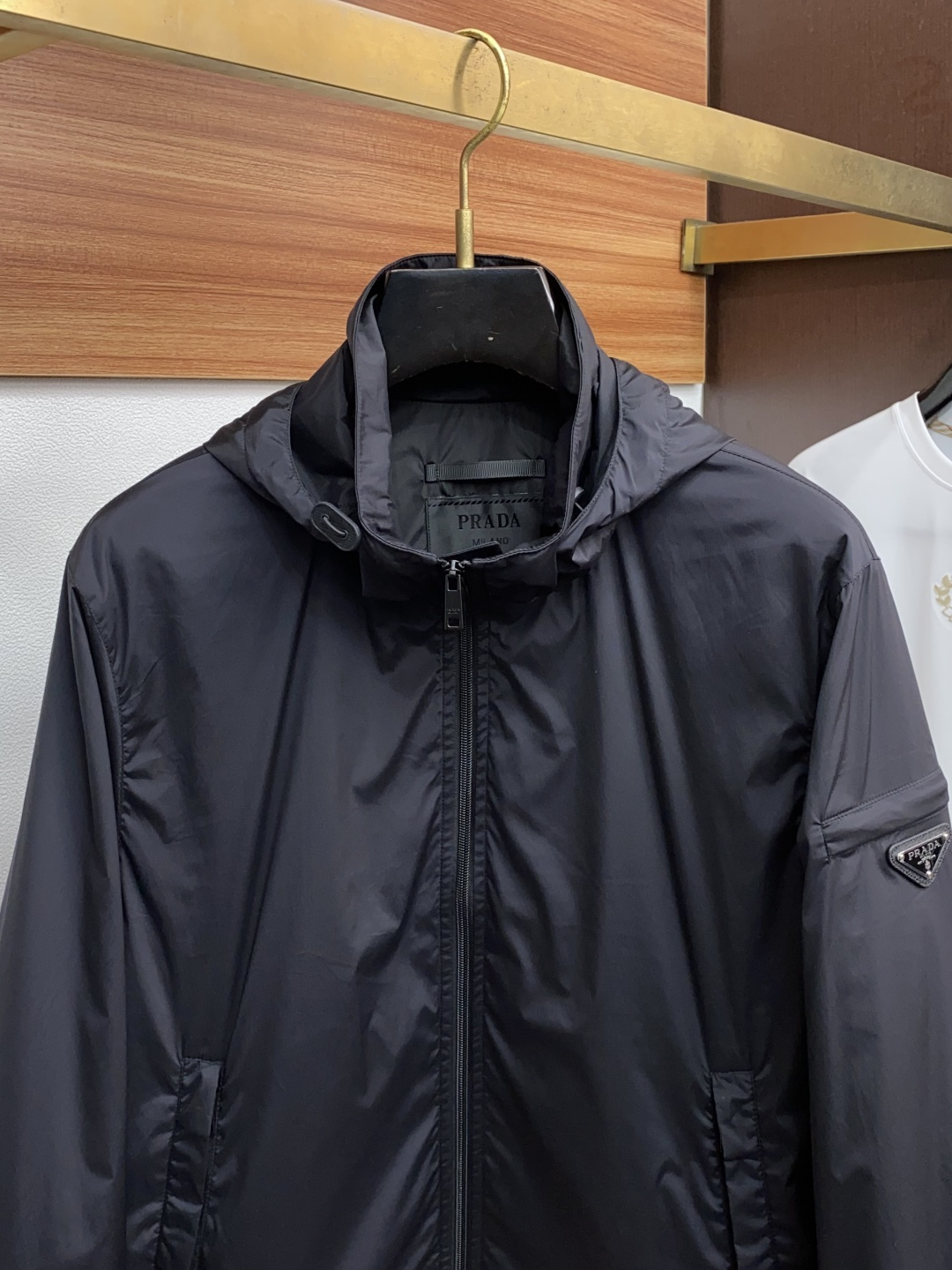 普拉达 2025年秋冬新款 官网 高端原厂代工出品，官方经典王牌单品！最新棉衣夹克外套 多明星穿搭示范款