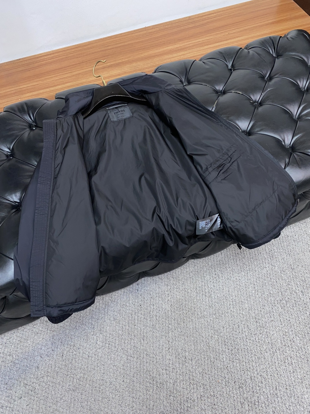 普拉达 2025年秋冬新款 官网 高端原厂代工出品，官方经典王牌单品！最新棉衣夹克外套 多明星穿搭示范款