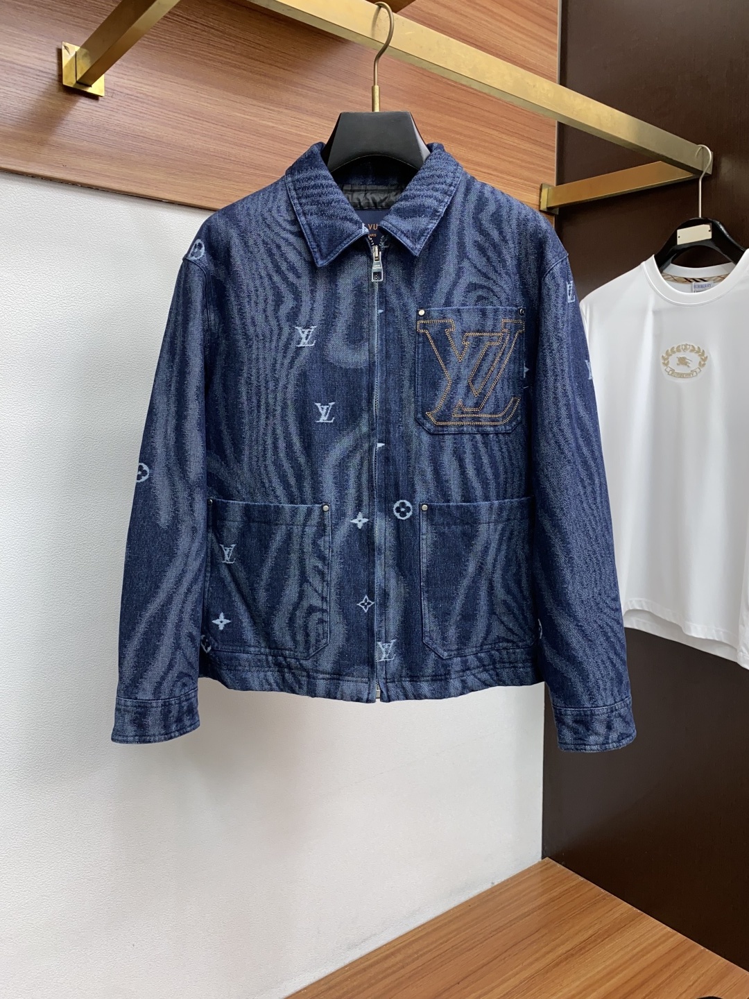 1v路易威登 2025年秋冬新款 羽绒服 官网 高端原厂代工出品,官方经典王牌单品!最新羽绒夹克外套 多