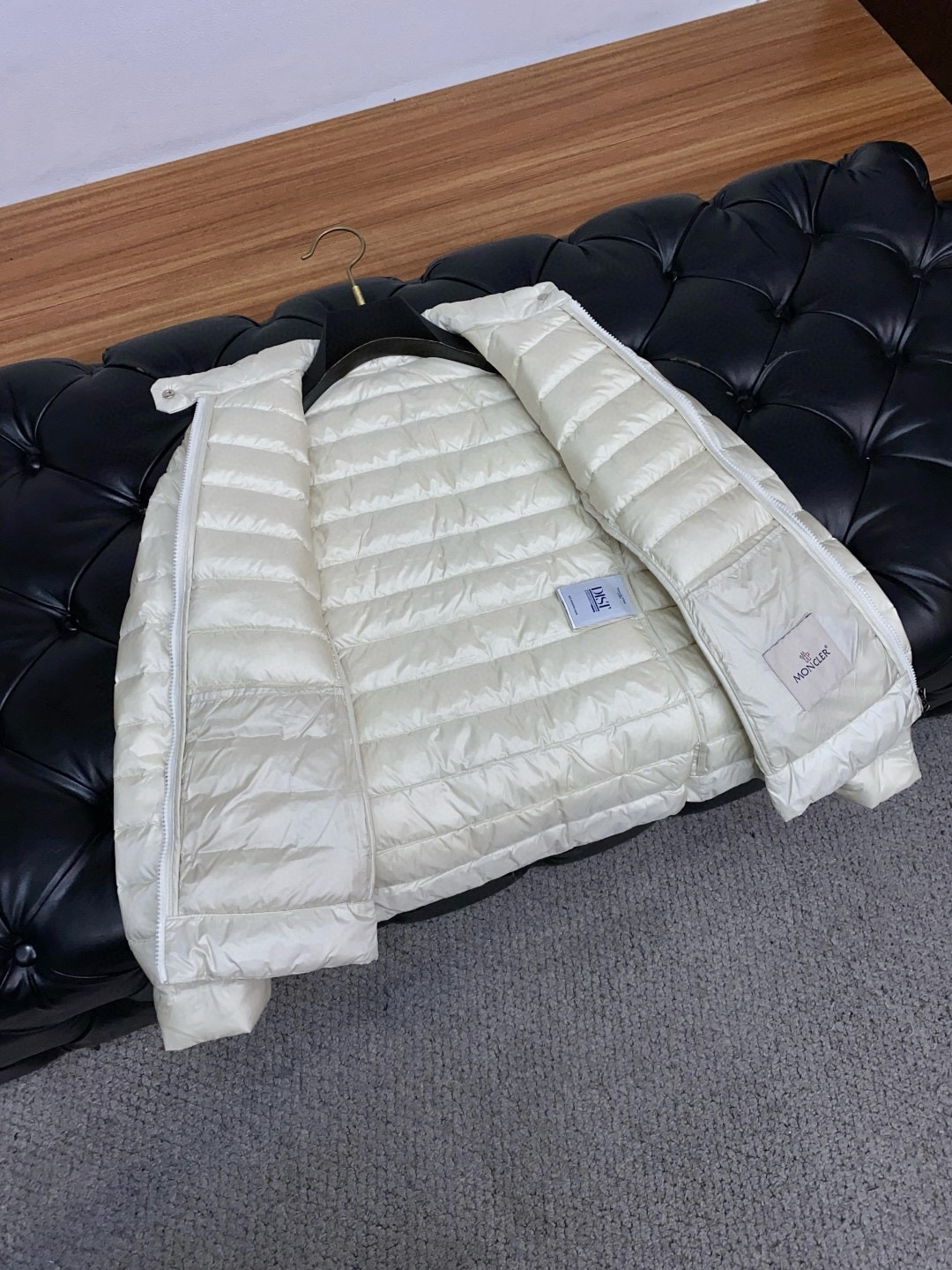 Moncler Women's Lightweight Down Jacket - Warm, Stylish, and Comfortable 7 cmp i1756551700189 4210 0 8