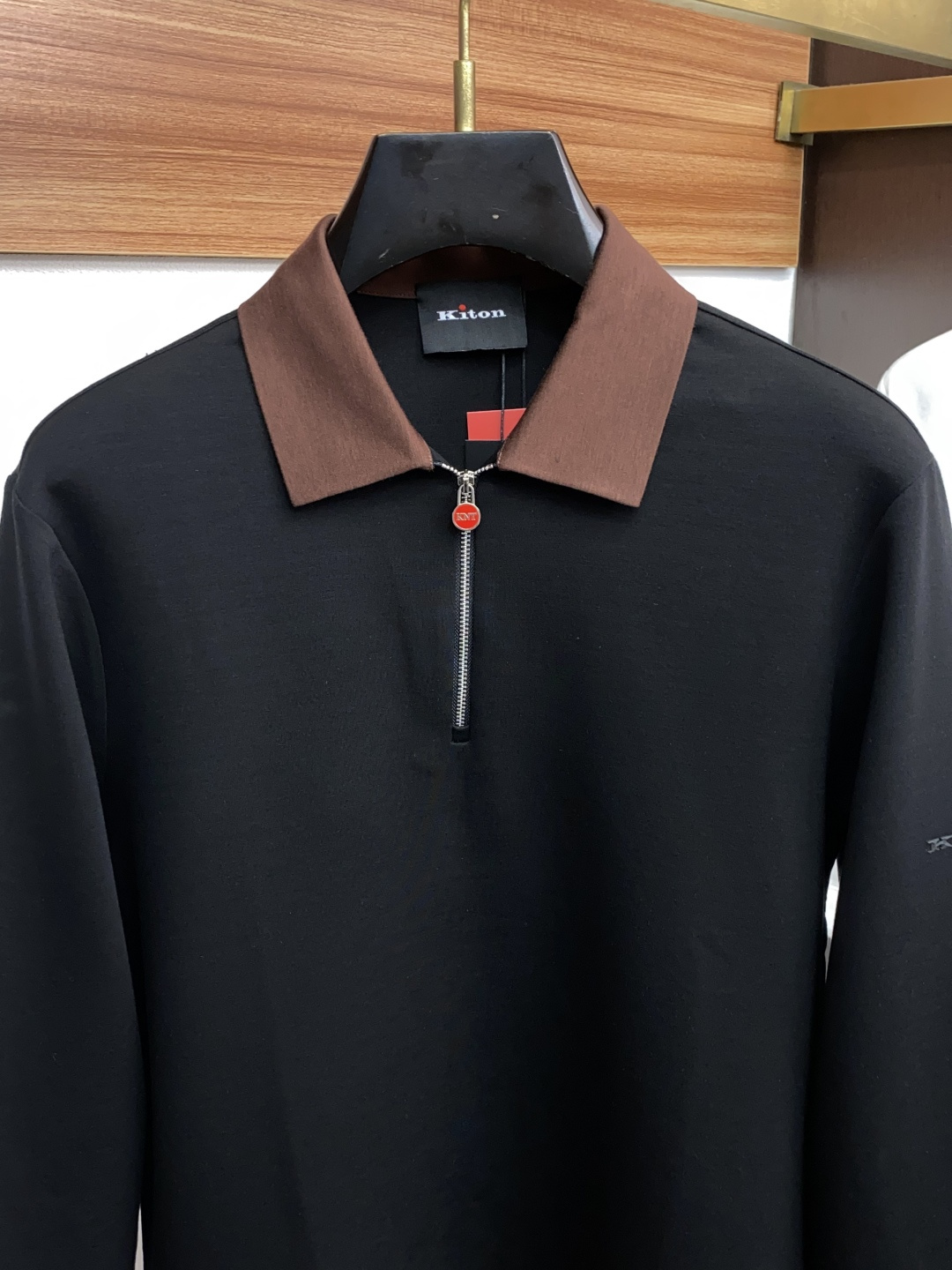 kiton 顶级品质 {醋酸羊绒系列} 专柜官网同步发售！辅料全部原版定制出品，贸易公司真品订单。高级定