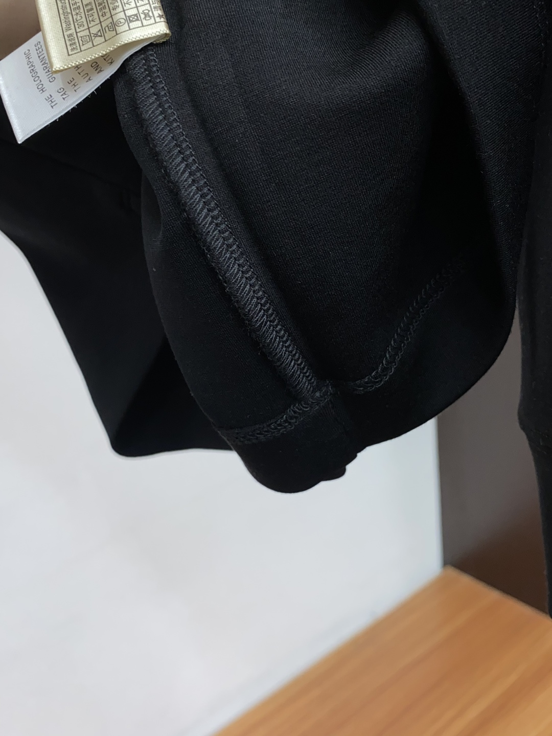 kiton 顶级品质 {醋酸羊绒系列} 专柜官网同步发售！辅料全部原版定制出品，贸易公司真品订单。高级定