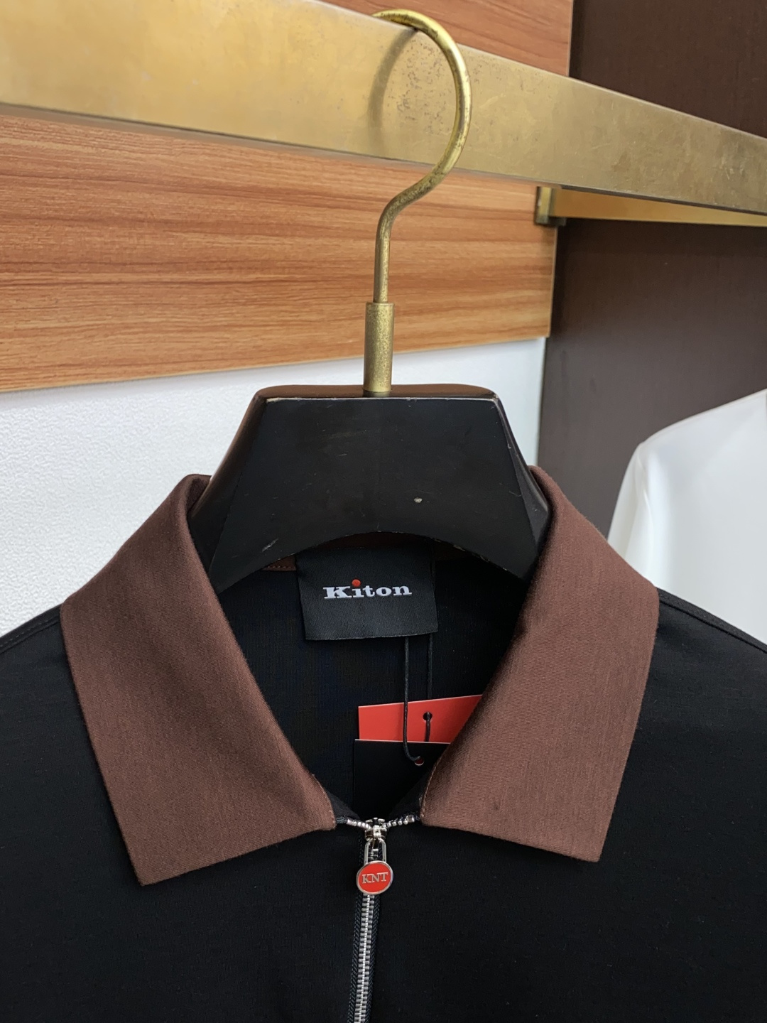 kiton 顶级品质 {醋酸羊绒系列} 专柜官网同步发售！辅料全部原版定制出品，贸易公司真品订单。高级定