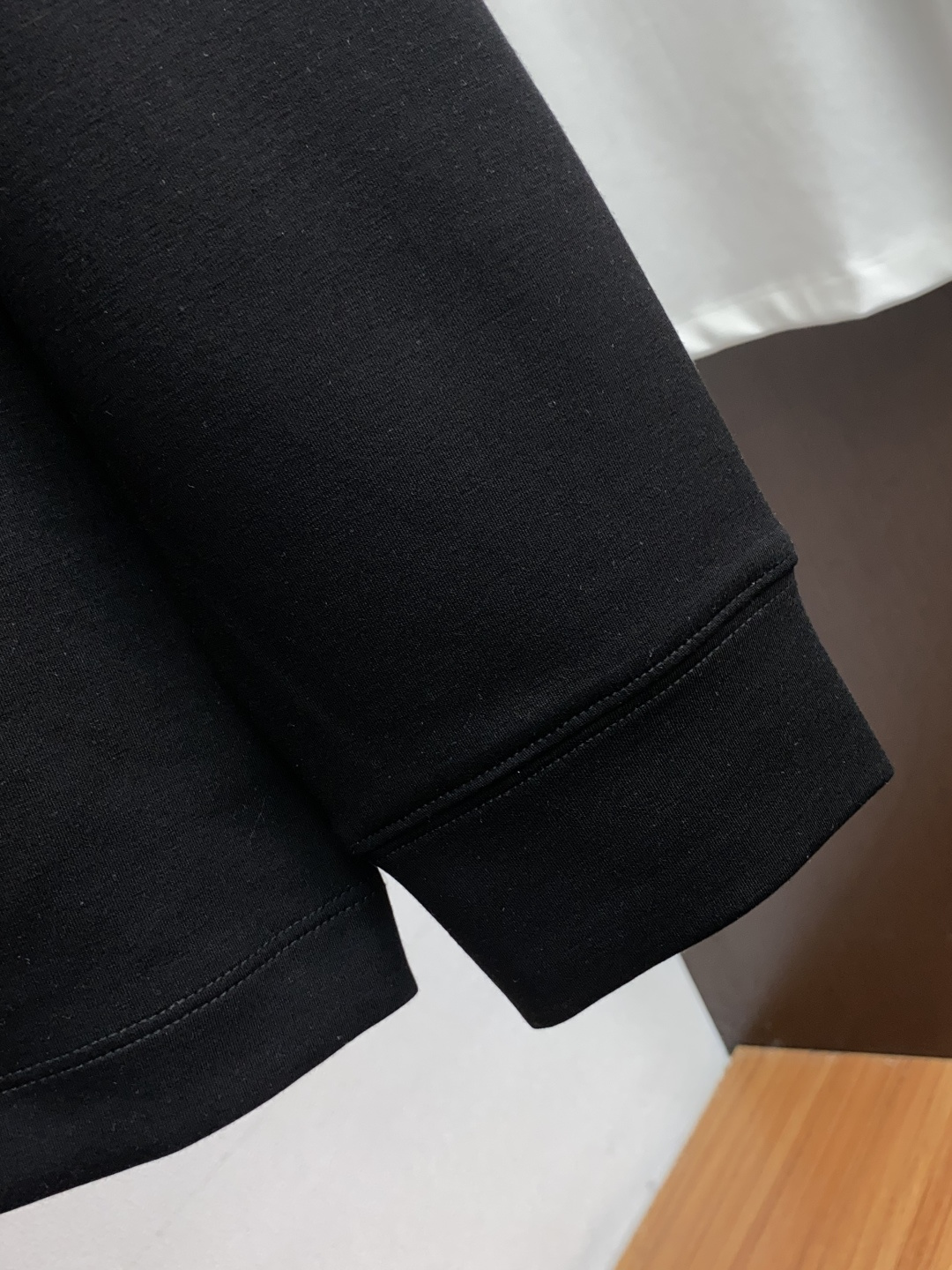 kiton 顶级品质 {醋酸羊绒系列} 专柜官网同步发售！辅料全部原版定制出品，贸易公司真品订单。高级定