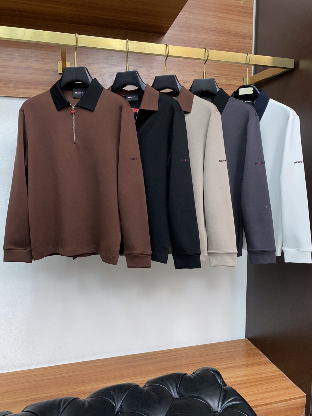 kiton 顶级品质 {醋酸羊绒系列} 专柜官网同步发售！辅料全部原版定制出品，贸易公司真品订单。高级定