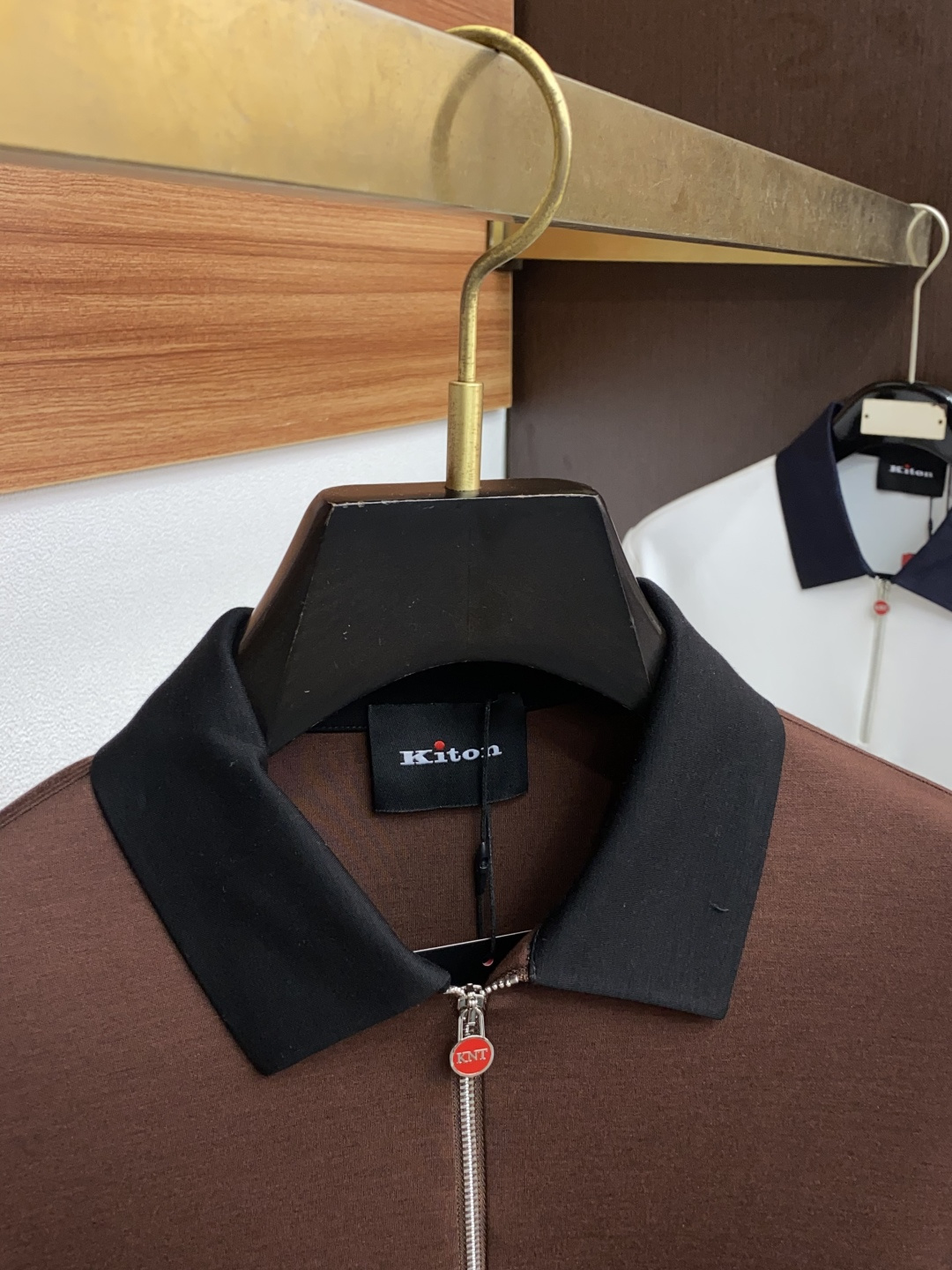 kiton 顶级品质 {醋酸羊绒系列} 专柜官网同步发售！辅料全部原版定制出品，贸易公司真品订单。高级定